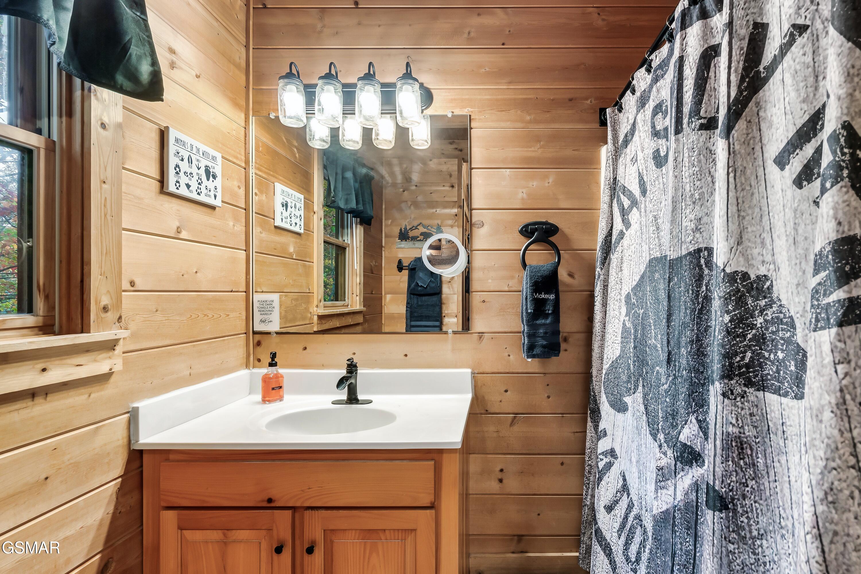 1617 Silver Poplar Lane Sevierville TN 37876