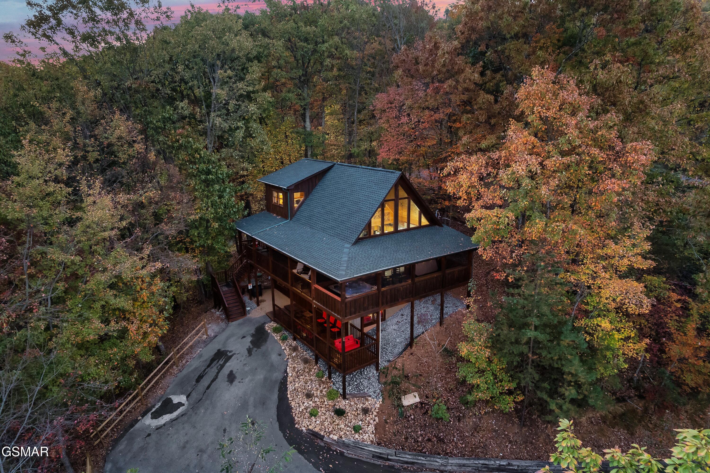 1617 Silver Poplar Lane Sevierville TN 37876