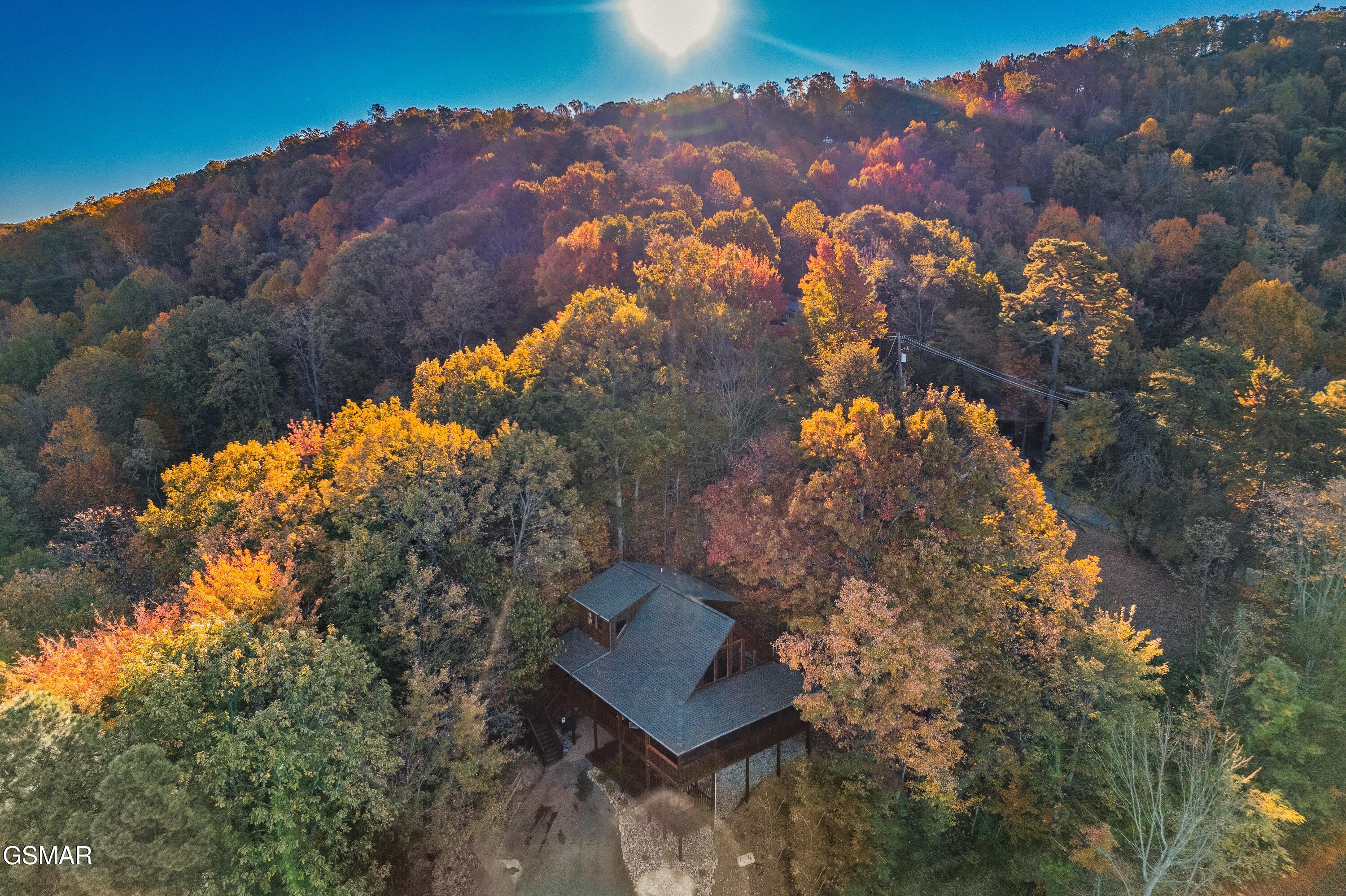 1617 Silver Poplar Lane Sevierville TN 37876