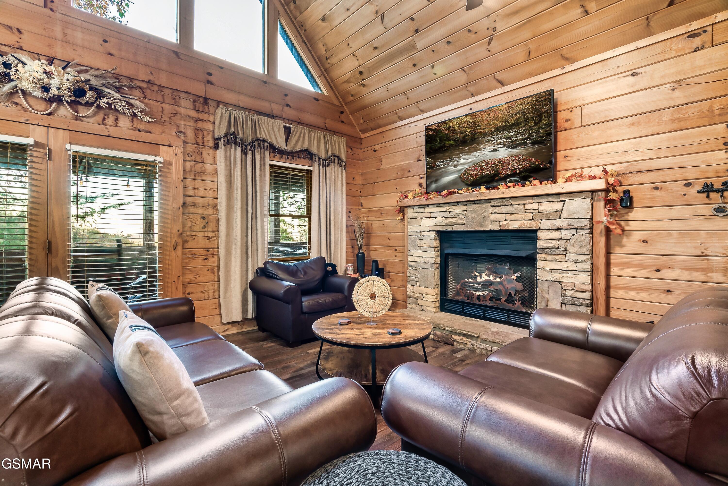 1617 Silver Poplar Lane Sevierville TN 37876