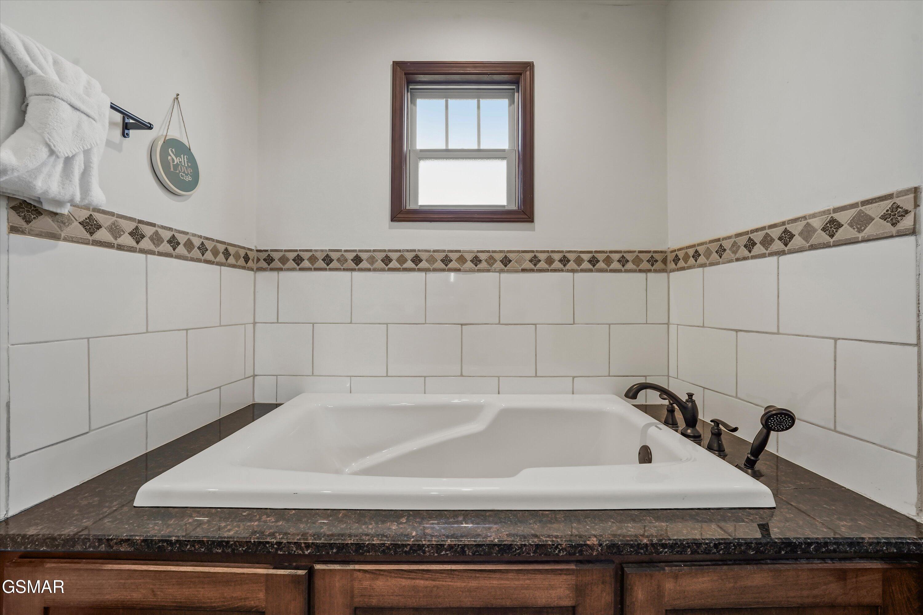 2784 Maplecrest Lane Sevierville TN 37876