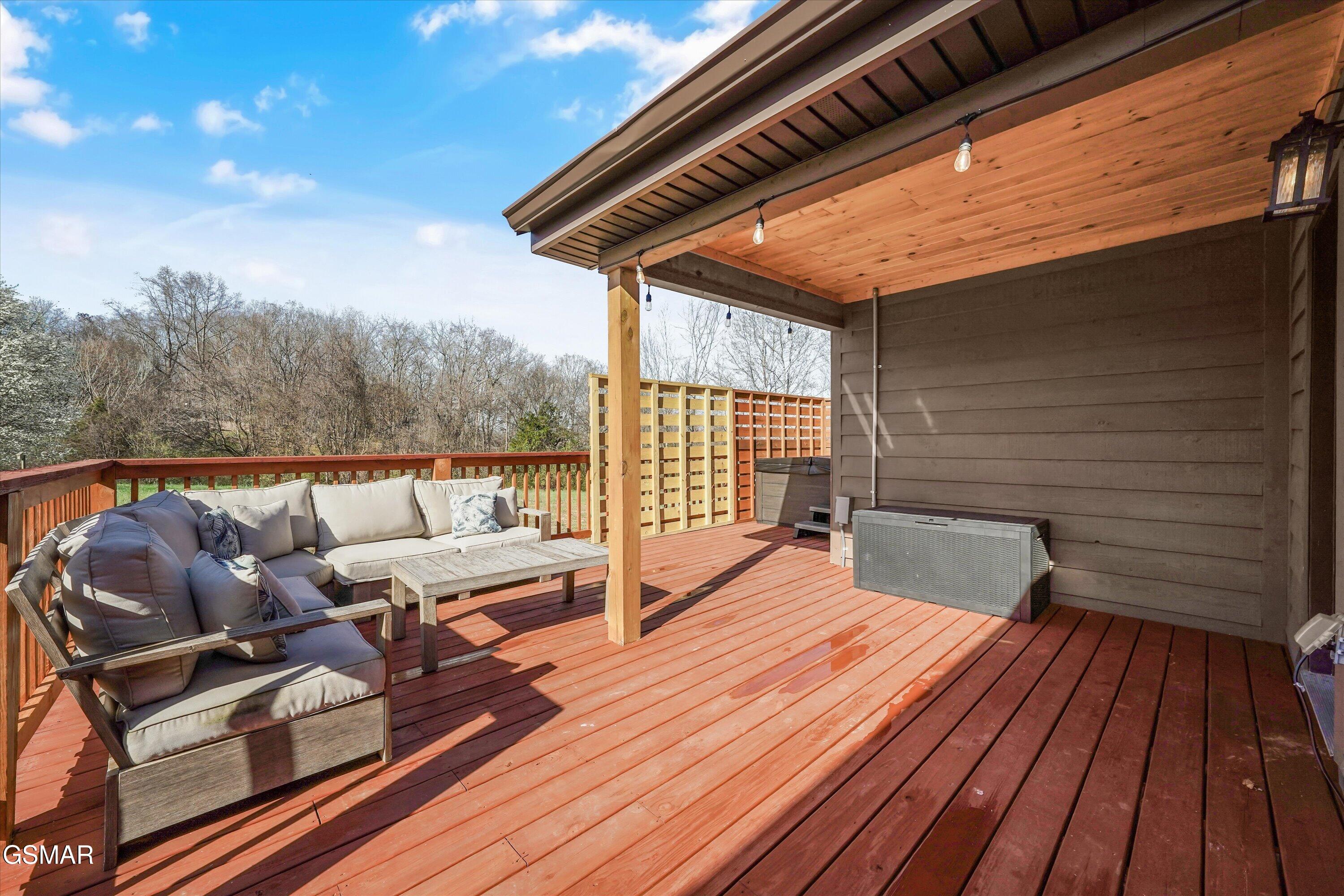 2784 Maplecrest Lane Sevierville TN 37876