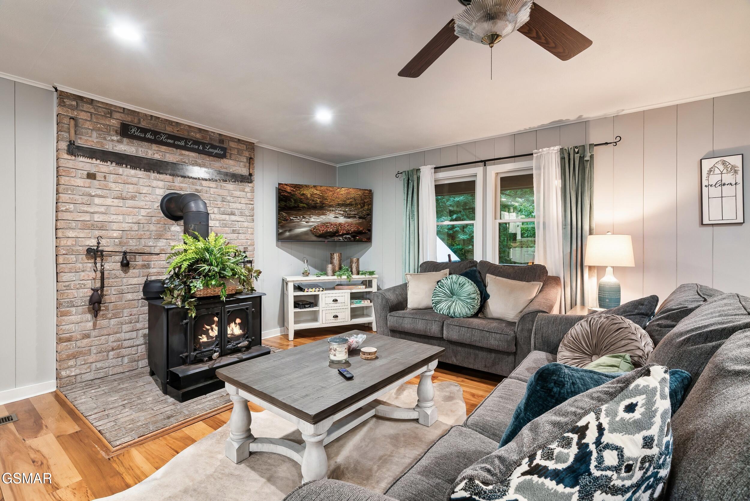 3480 Sugar Camp Circle Sevierville TN 37862