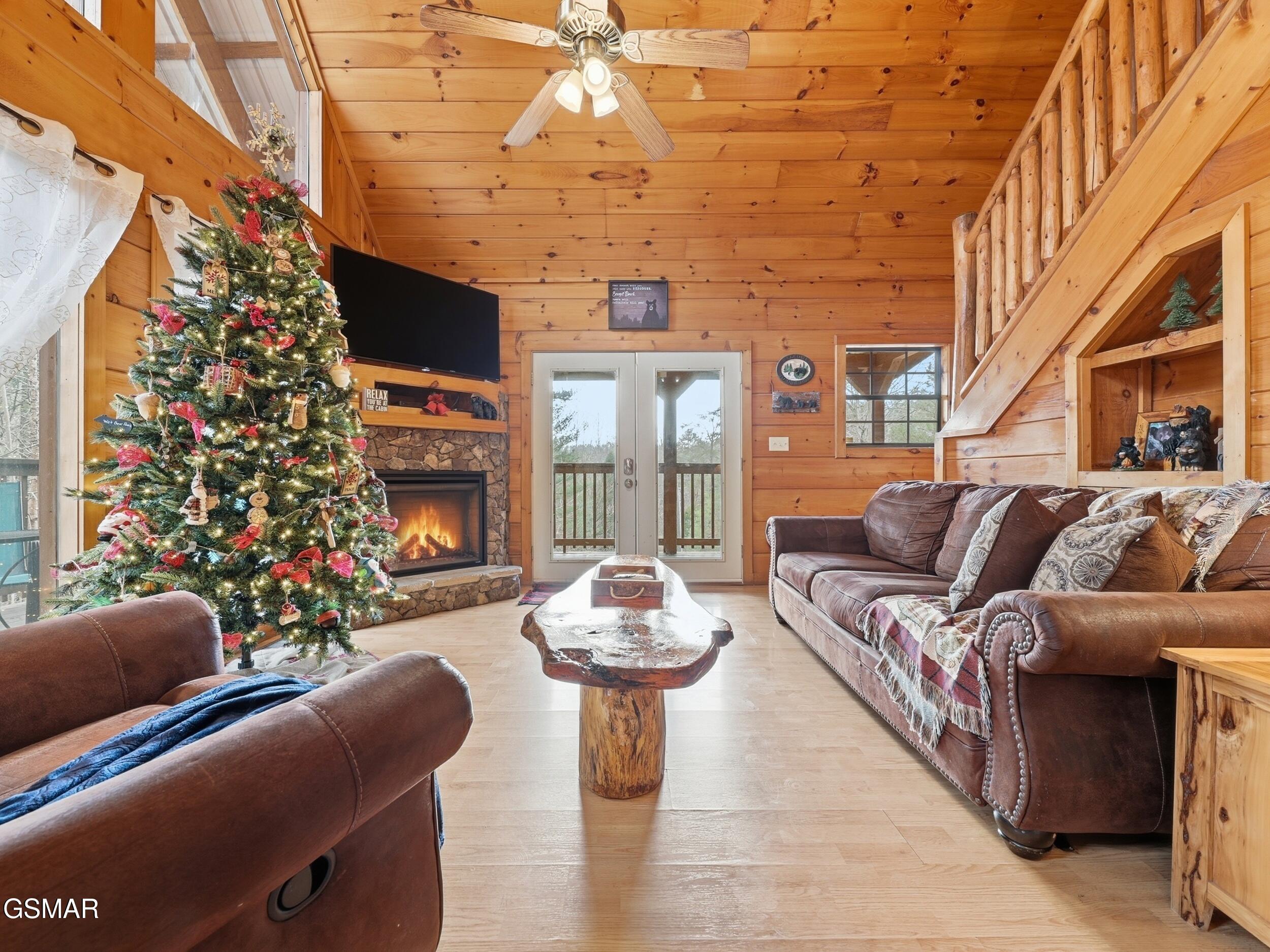 3453 Old Birds Creek Road Sevierville TN 37876