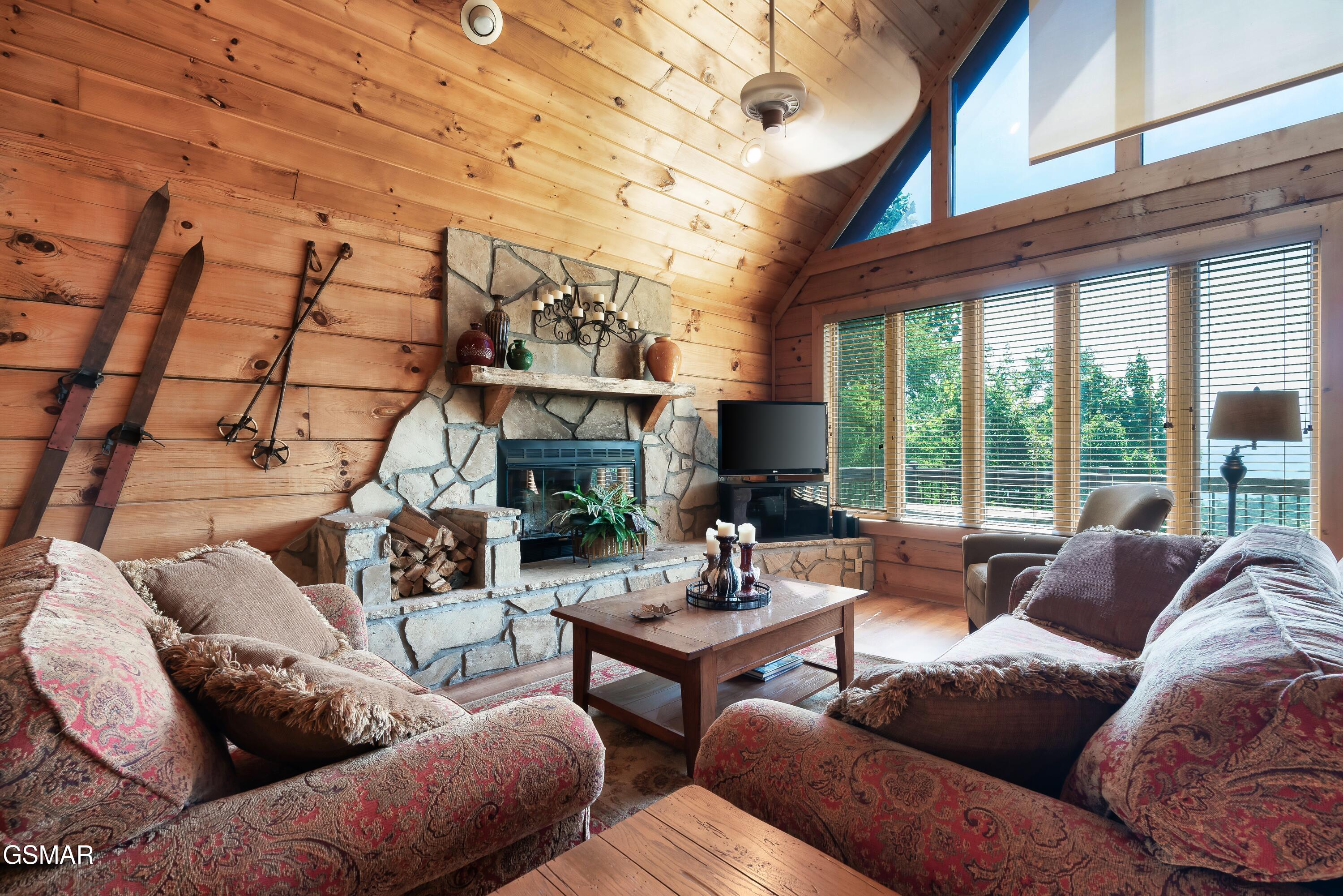 1266 Bear Cub Way Gatlinburg TN 37738