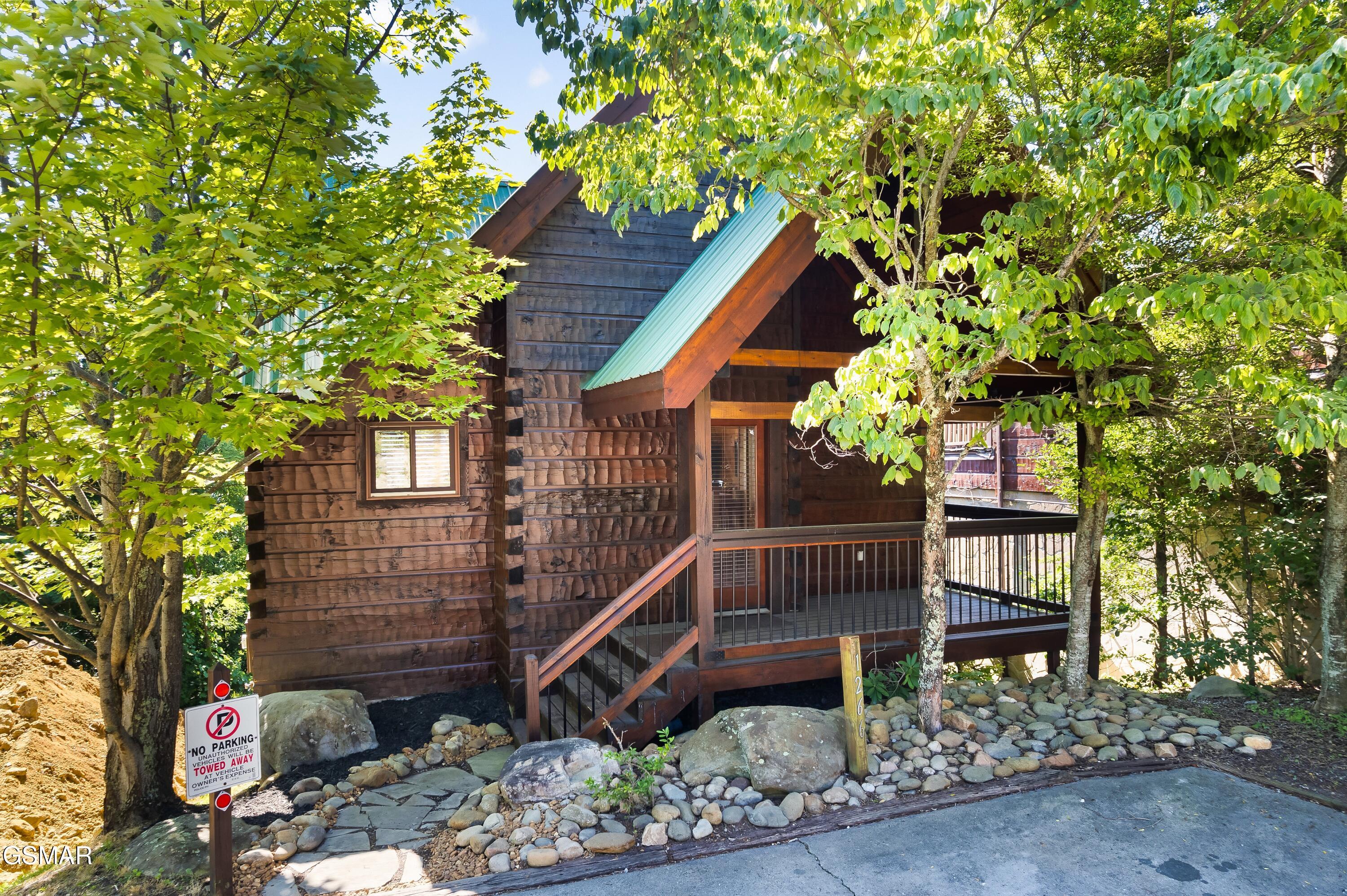 1266 Bear Cub Way Gatlinburg TN 37738