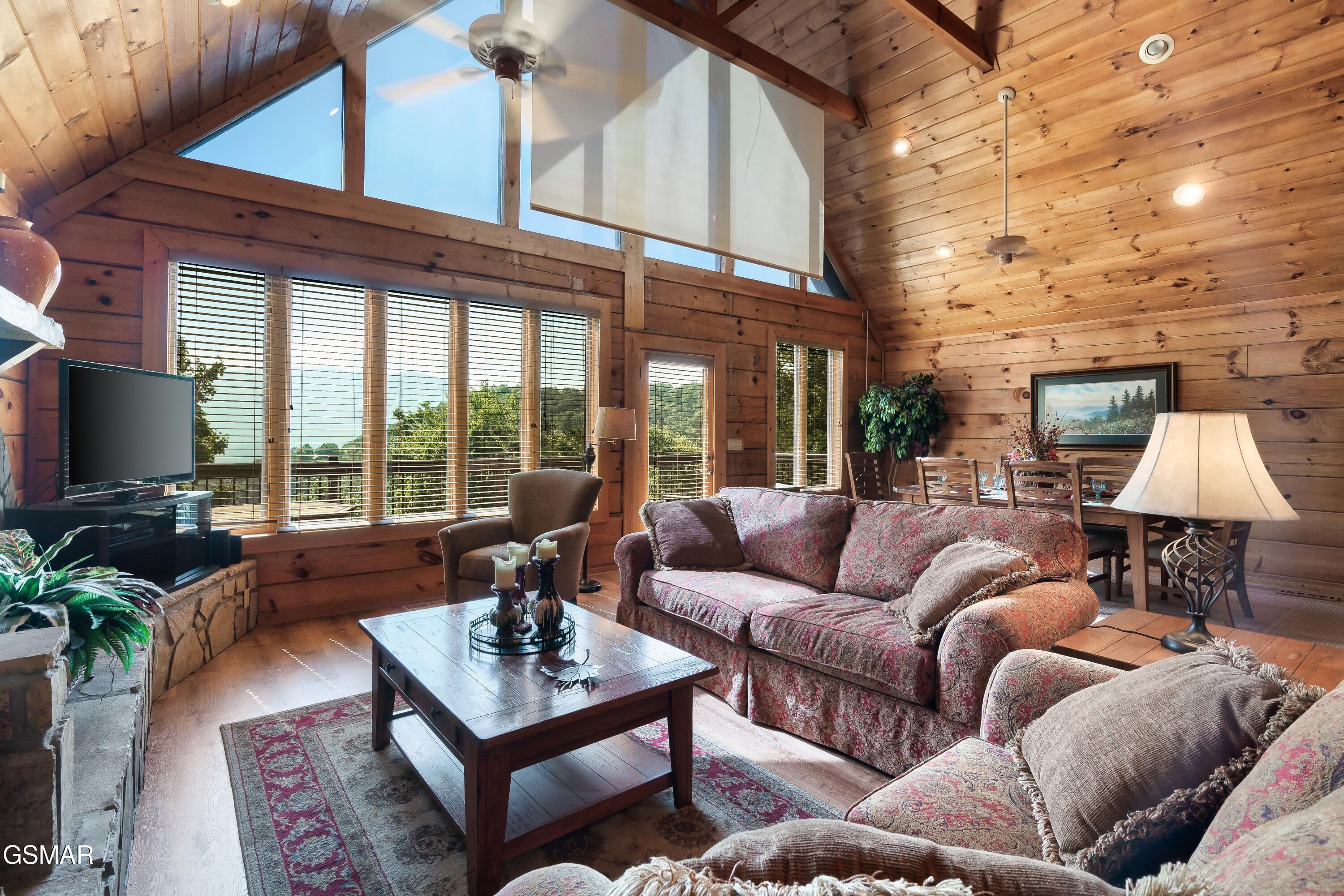 1266 Bear Cub Way Gatlinburg TN 37738