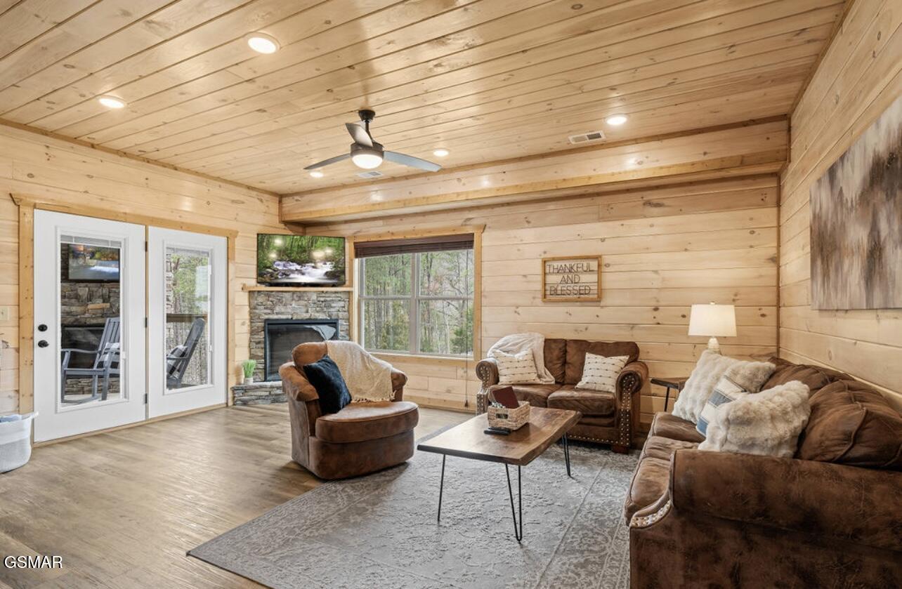 844 Osprey Way Pigeon Forge TN 37863