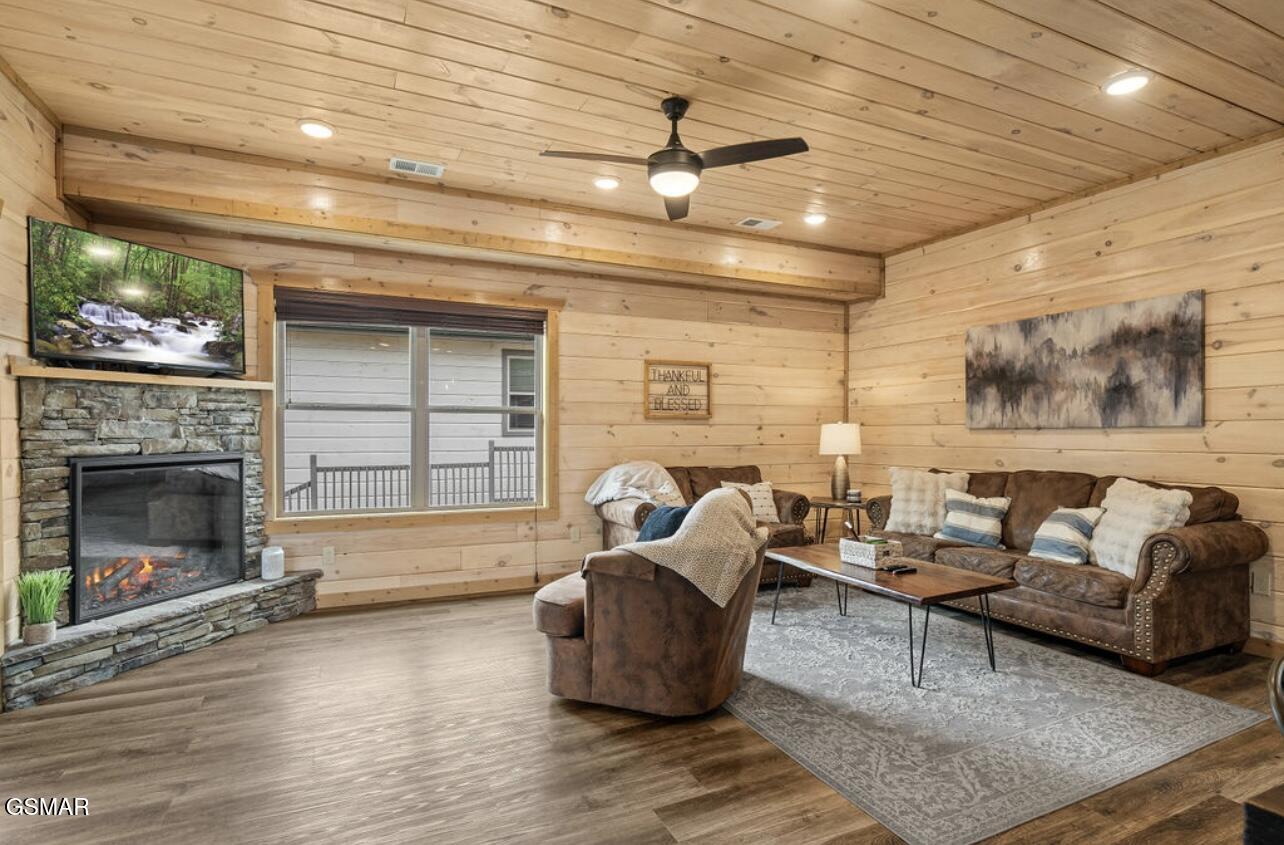 844 Osprey Way Pigeon Forge TN 37863