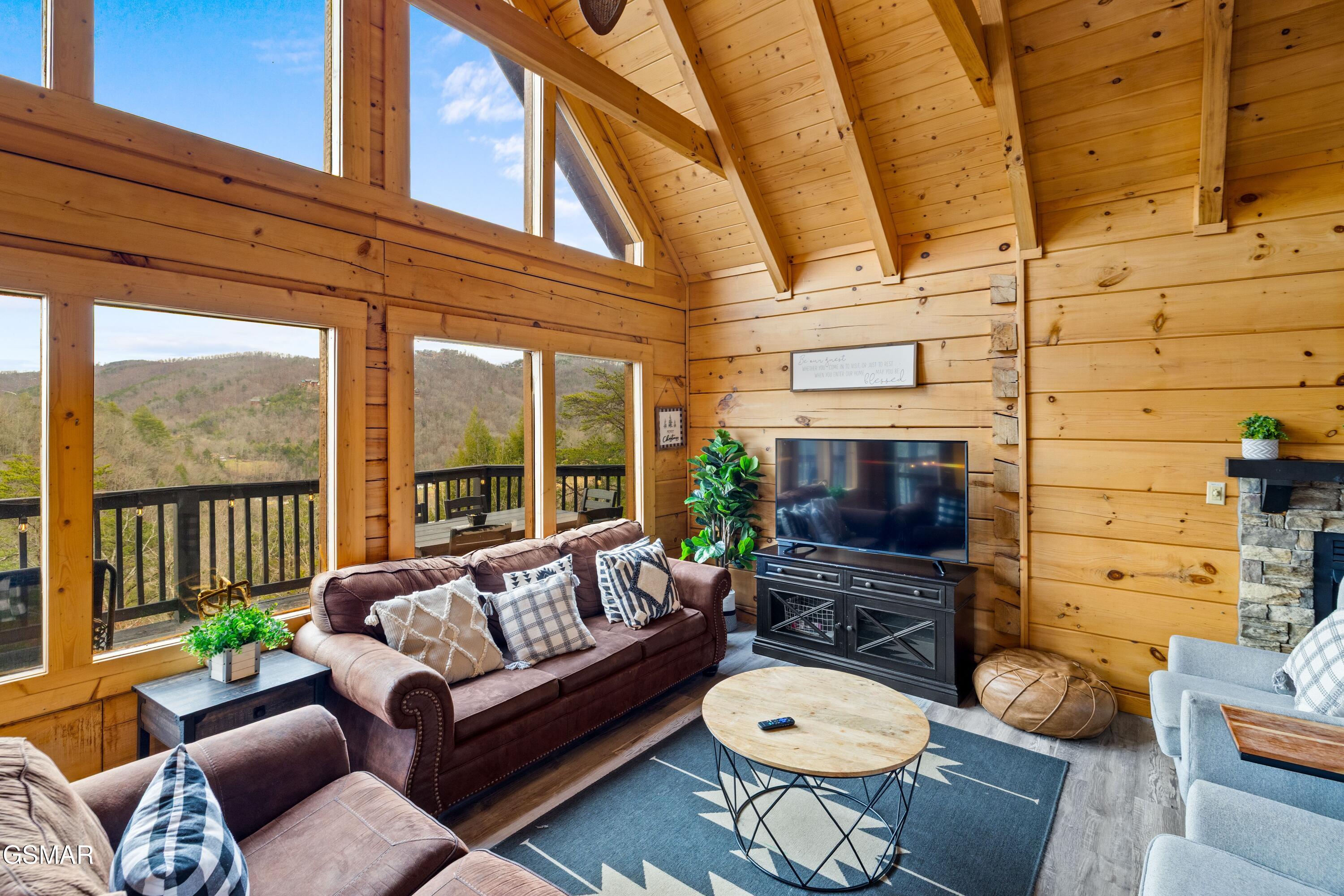 2980 Mountain Memories Way Sevierville TN 37876