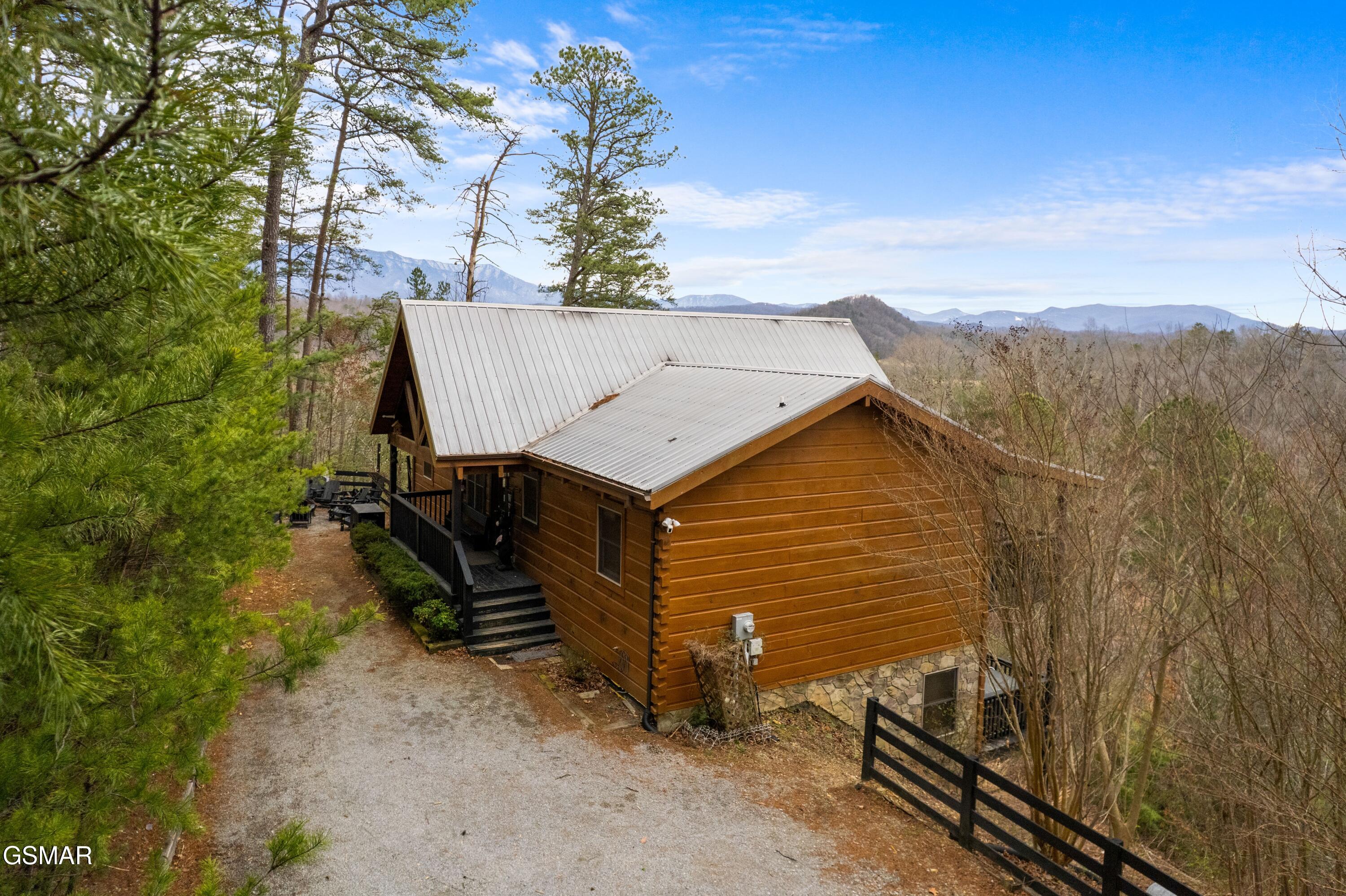 2980 Mountain Memories Way Sevierville TN 37876