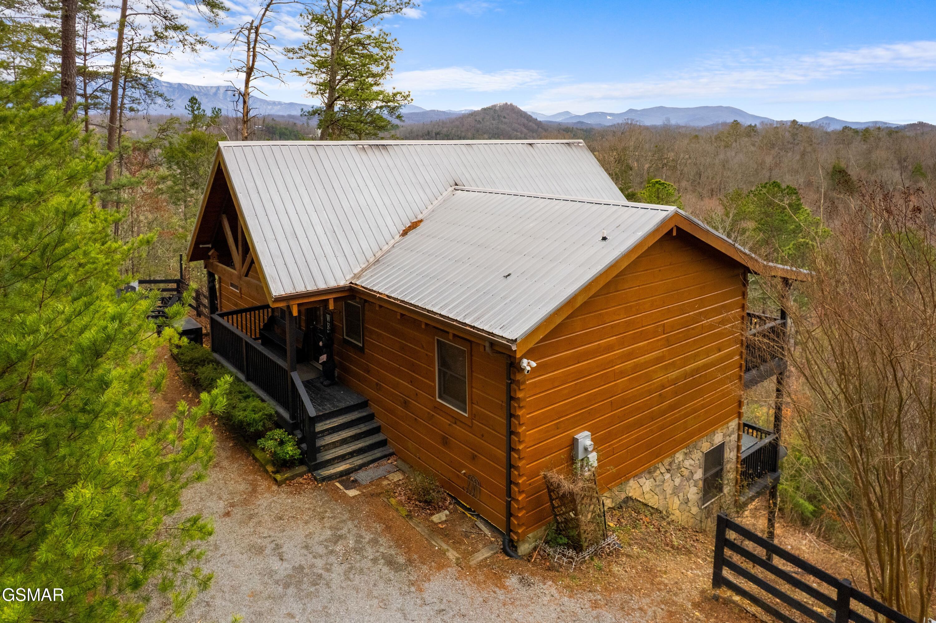 2980 Mountain Memories Way Sevierville TN 37876