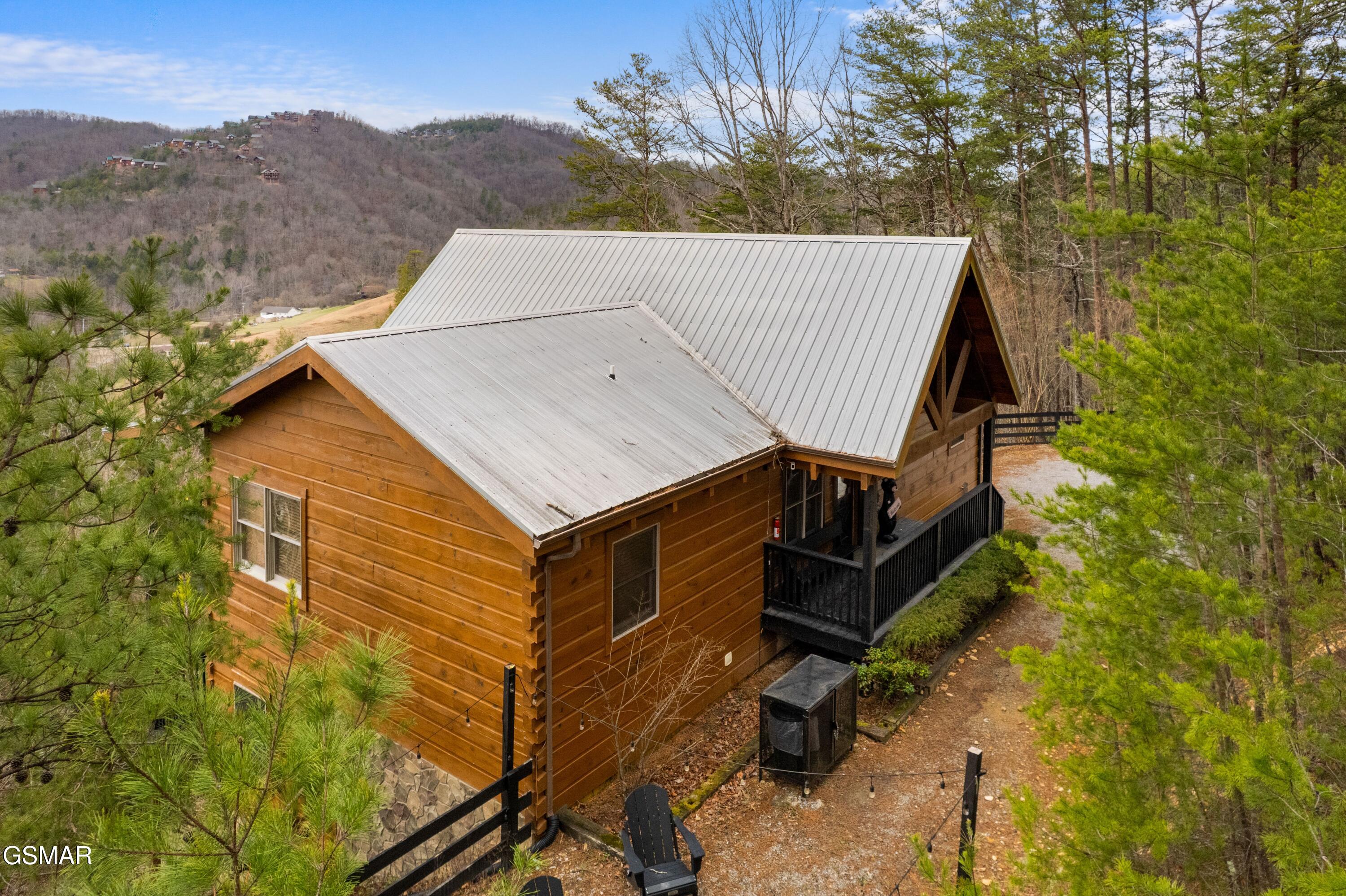 2980 Mountain Memories Way Sevierville TN 37876