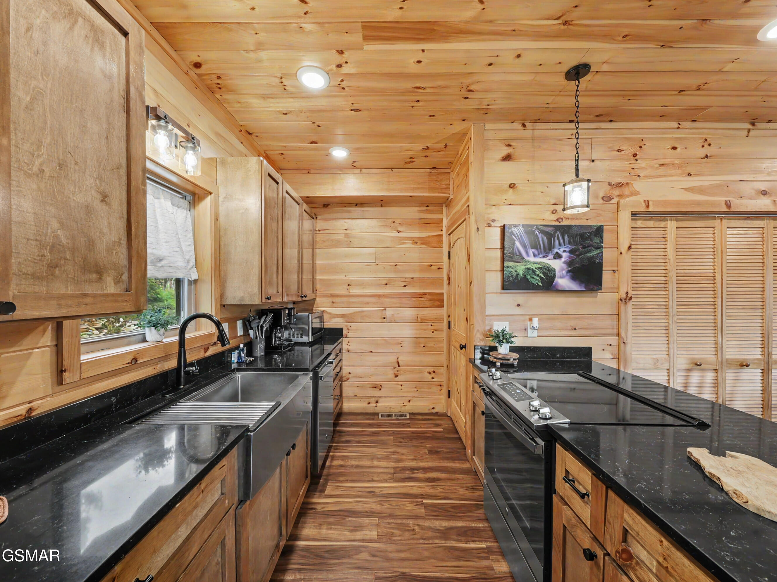 856 Crest View Drive Gatlinburg TN 37738