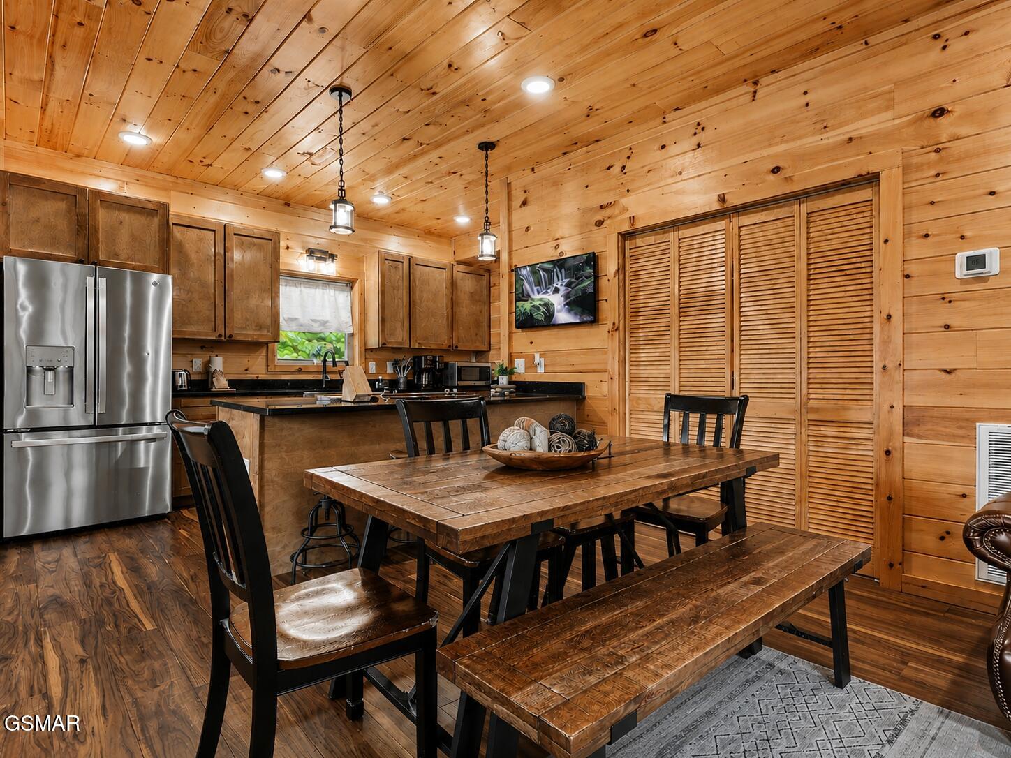 856 Crest View Drive Gatlinburg TN 37738