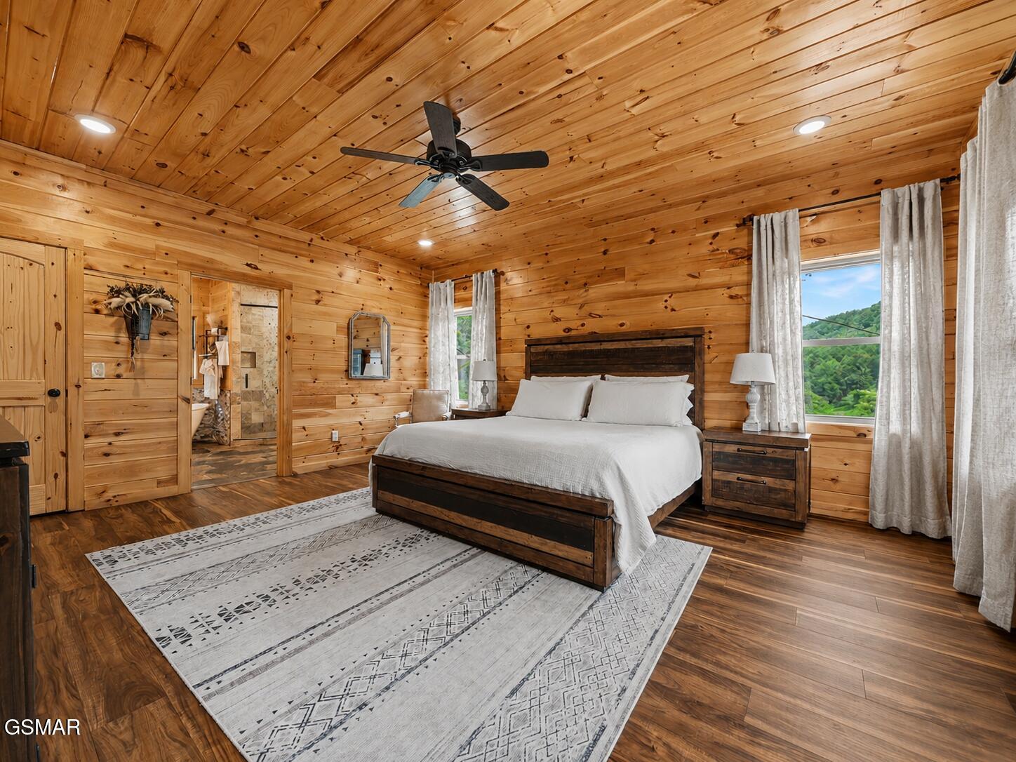 856 Crest View Drive Gatlinburg TN 37738