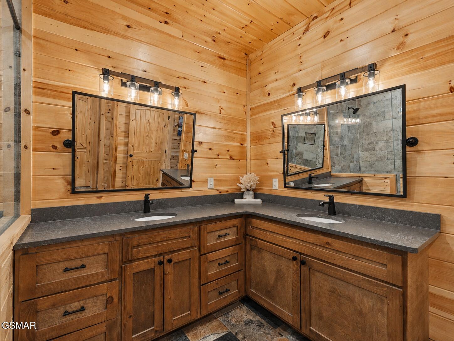 856 Crest View Drive Gatlinburg TN 37738