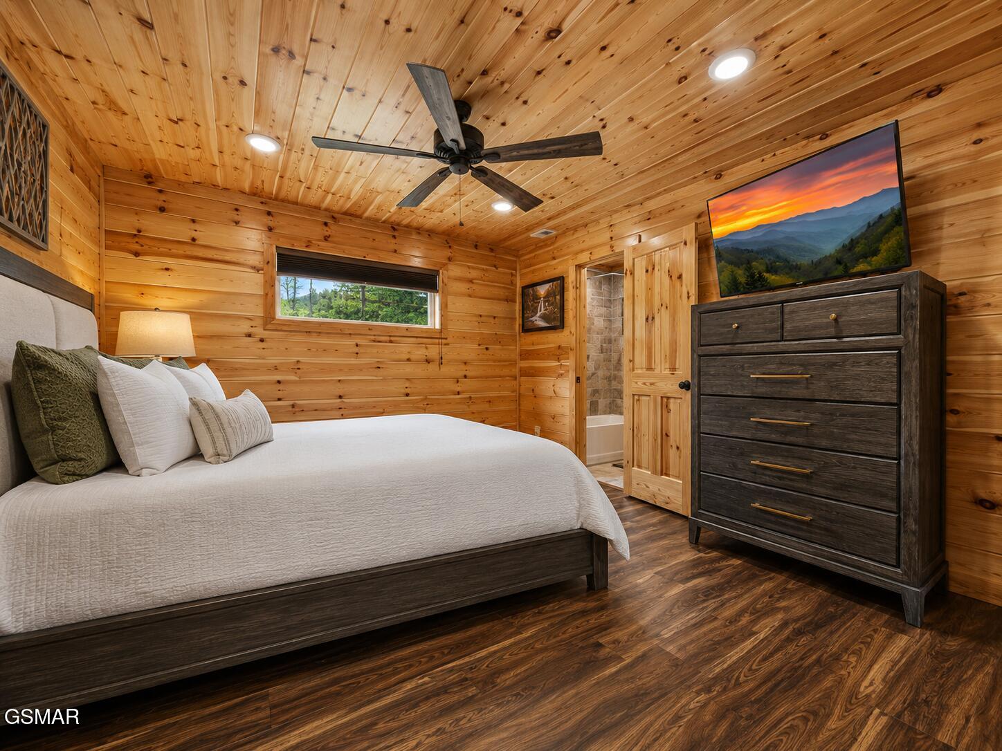 856 Crest View Drive Gatlinburg TN 37738
