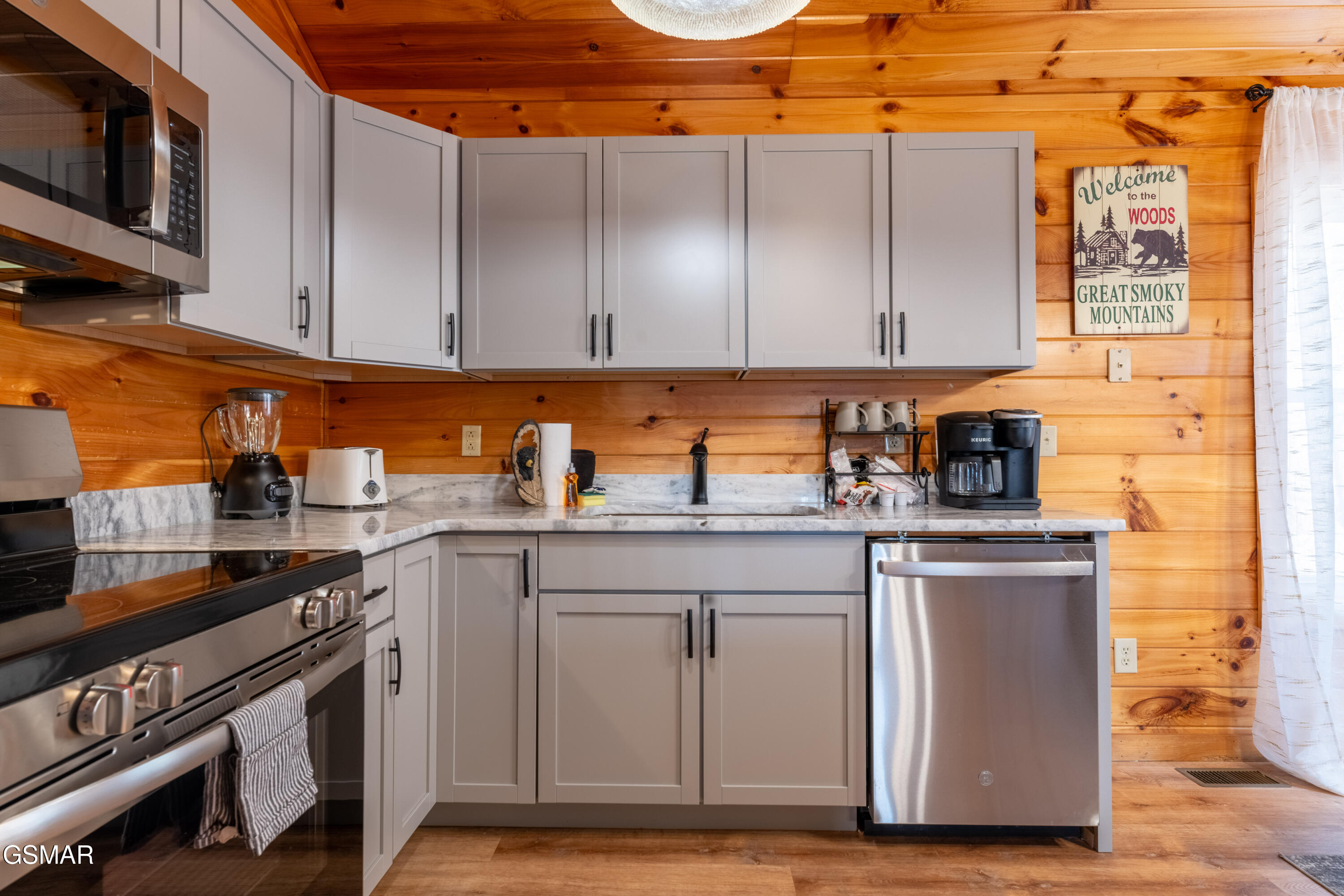 2213 Headrick Lead Sevierville TN 37862