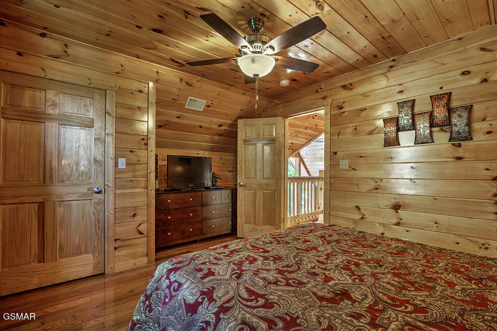 1742 Pulaski Lane Sevierville TN 37862