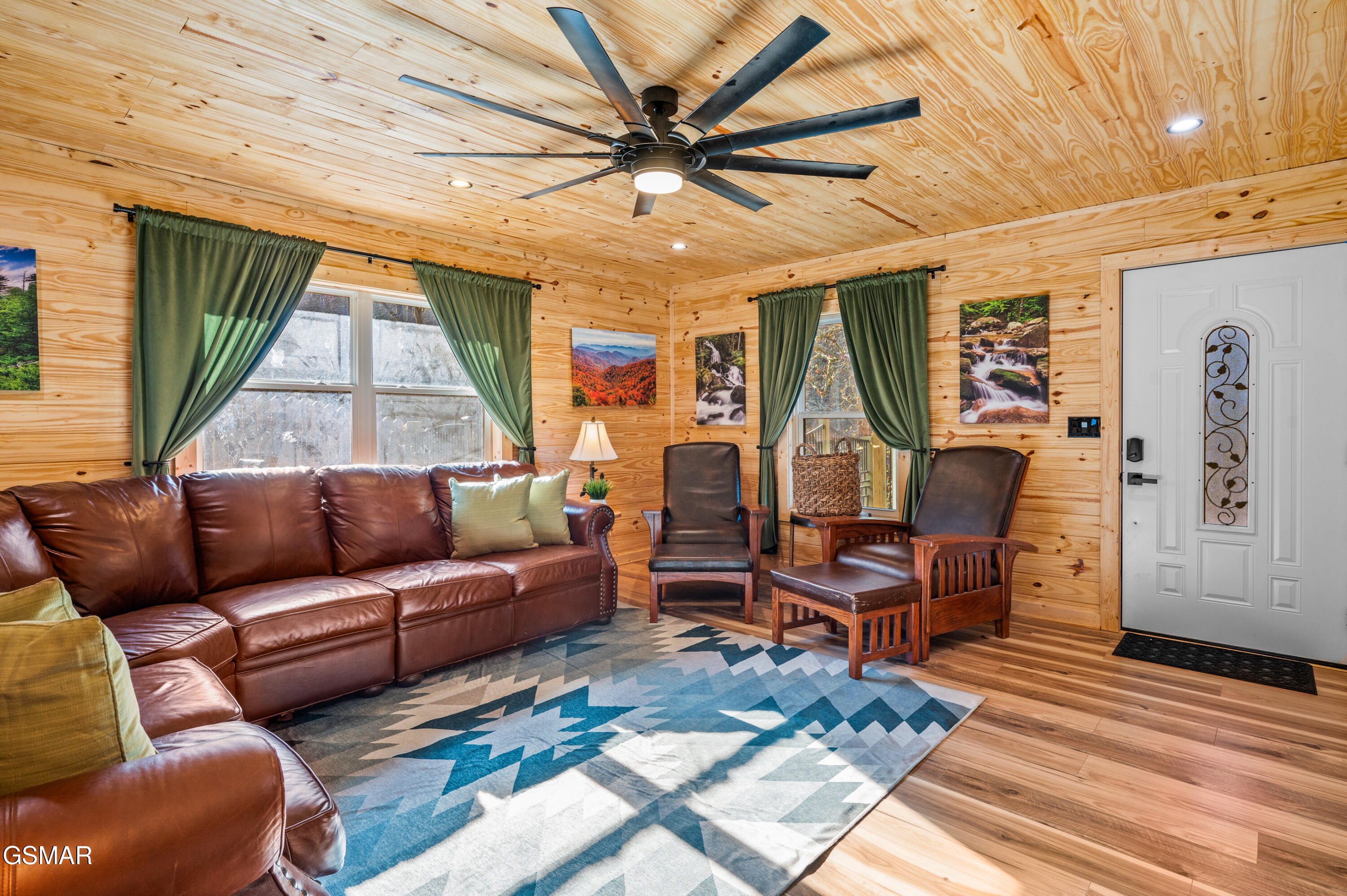 311 Indian Knob Circle Pigeon Forge TN 37863