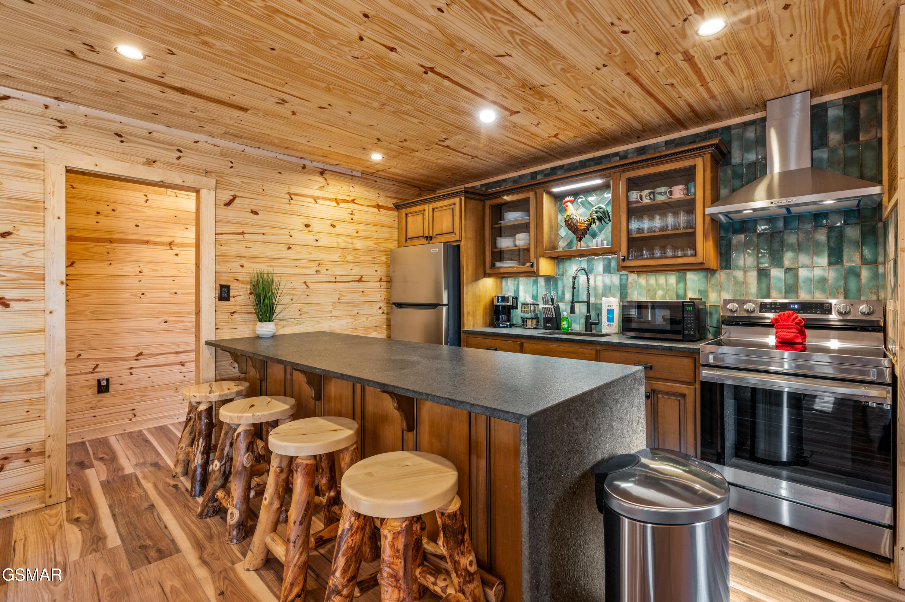 311 Indian Knob Circle Pigeon Forge TN 37863