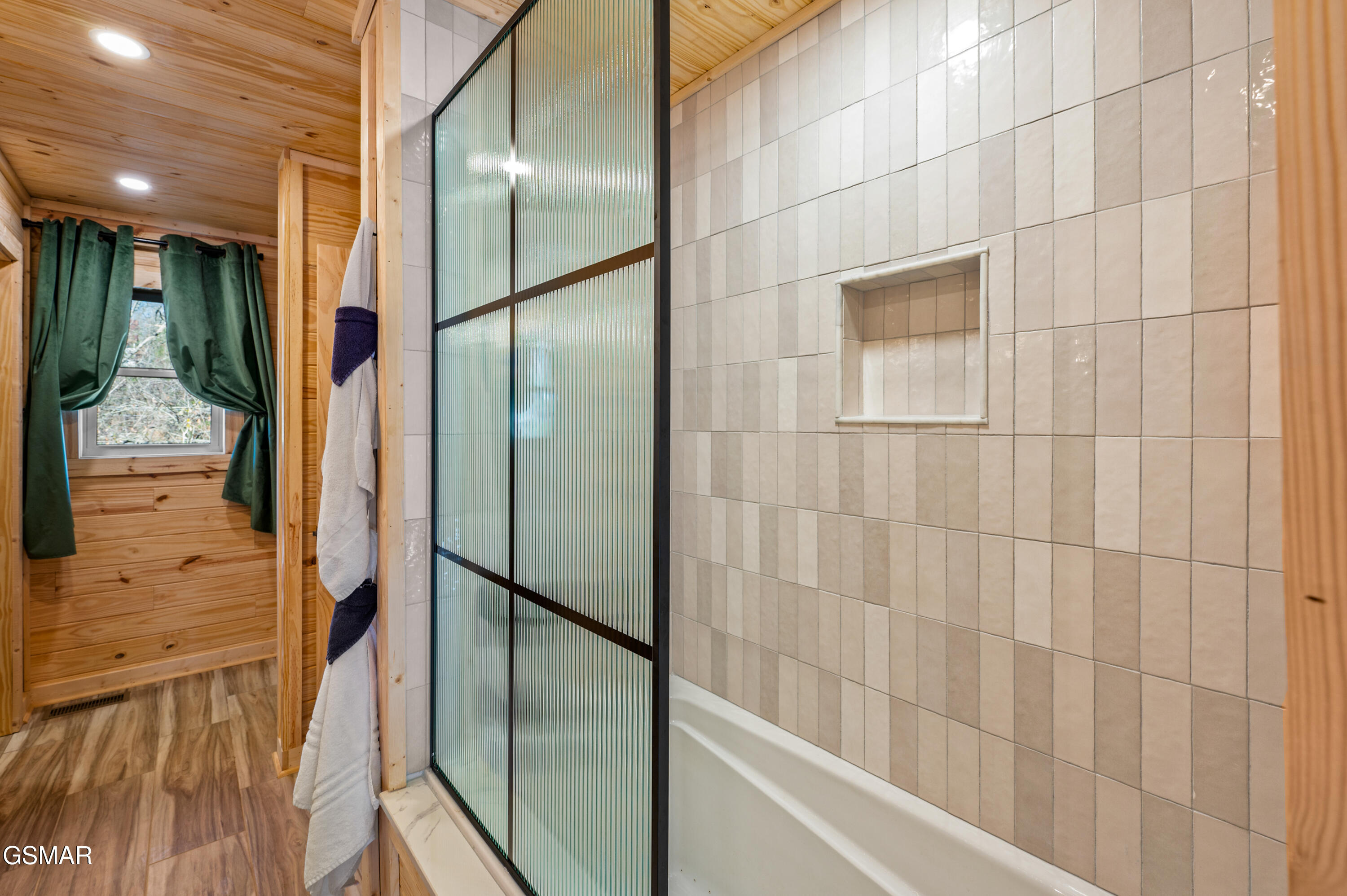 311 Indian Knob Circle Pigeon Forge TN 37863