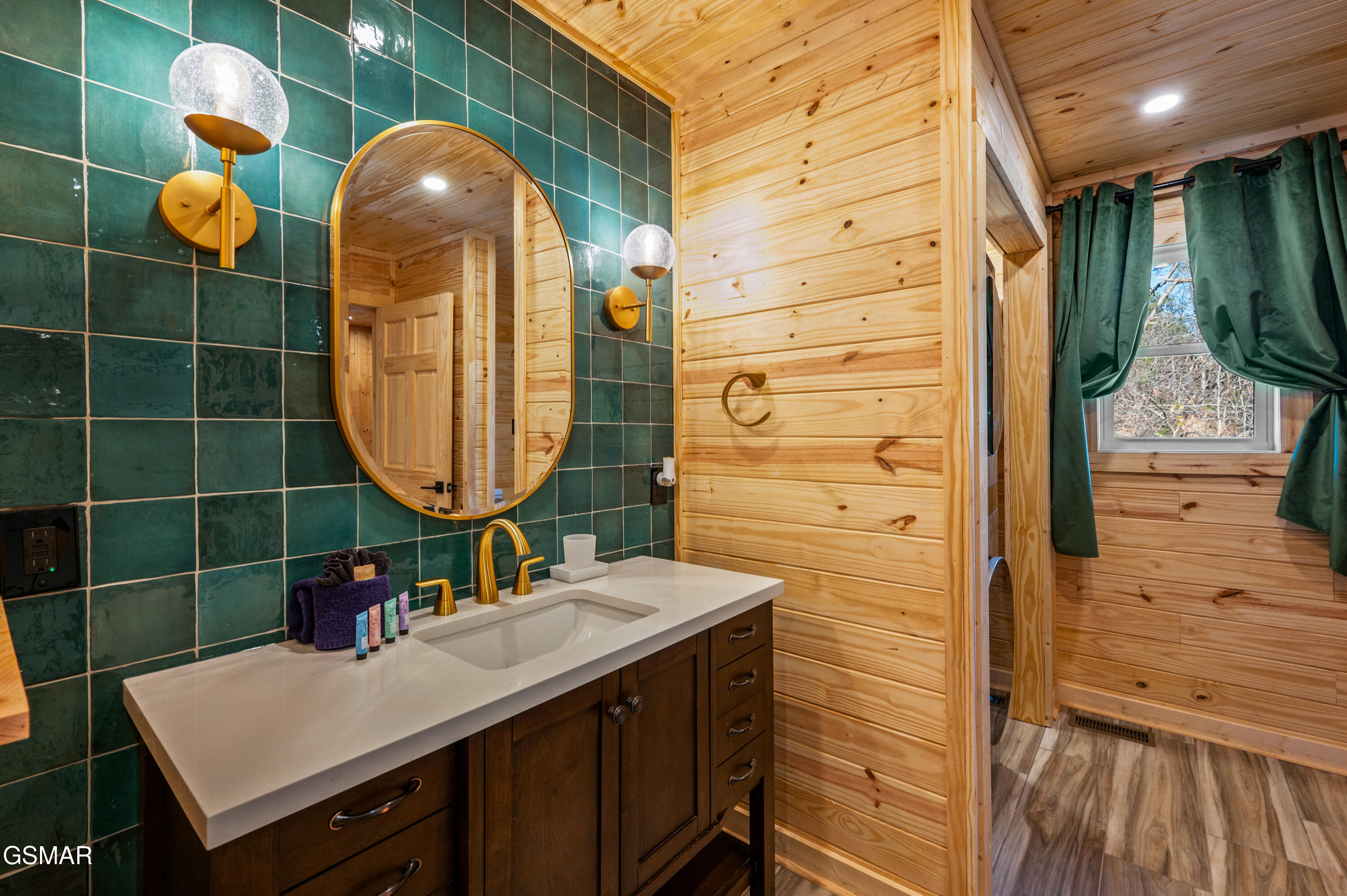 311 Indian Knob Circle Pigeon Forge TN 37863