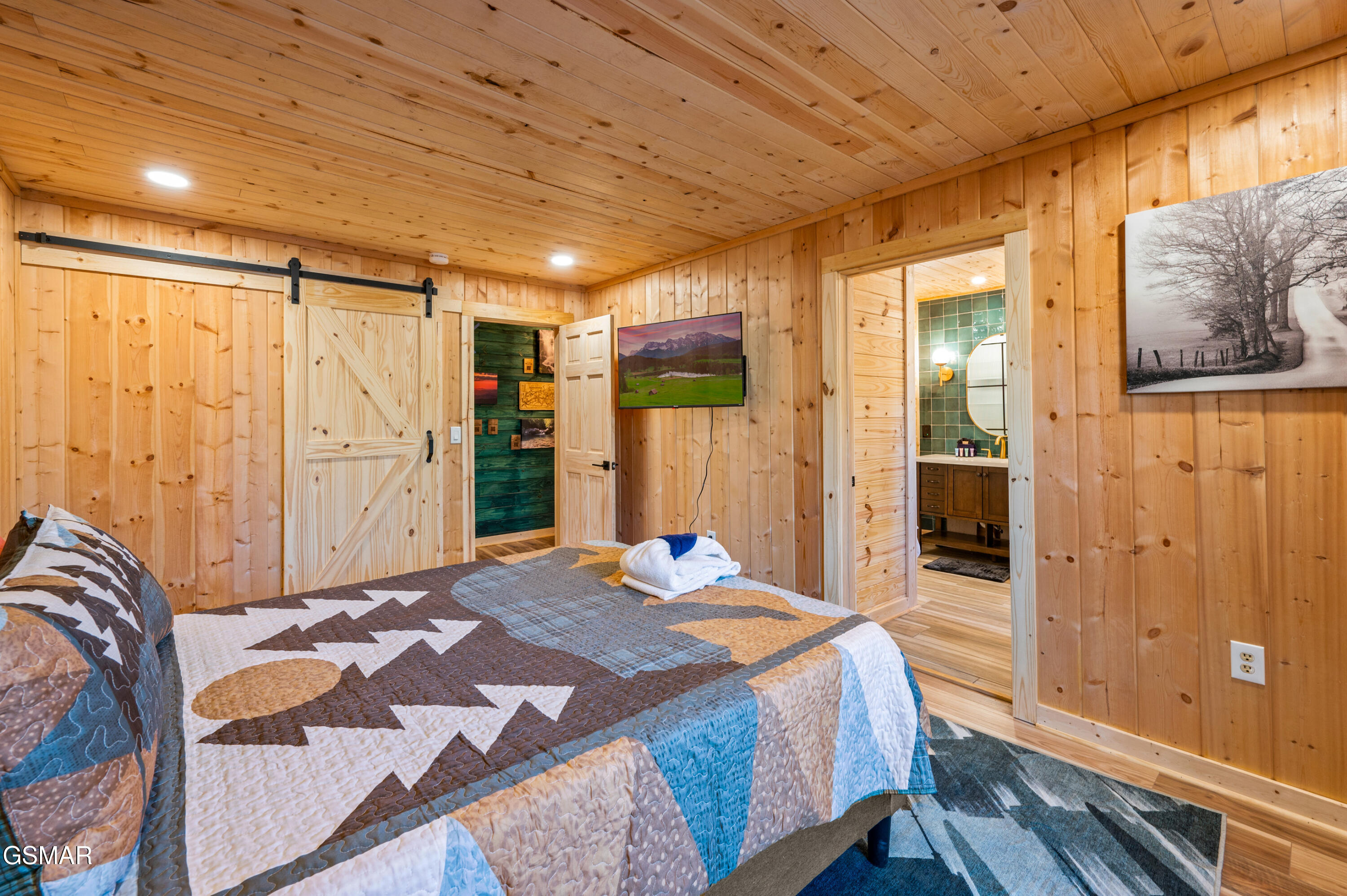 311 Indian Knob Circle Pigeon Forge TN 37863