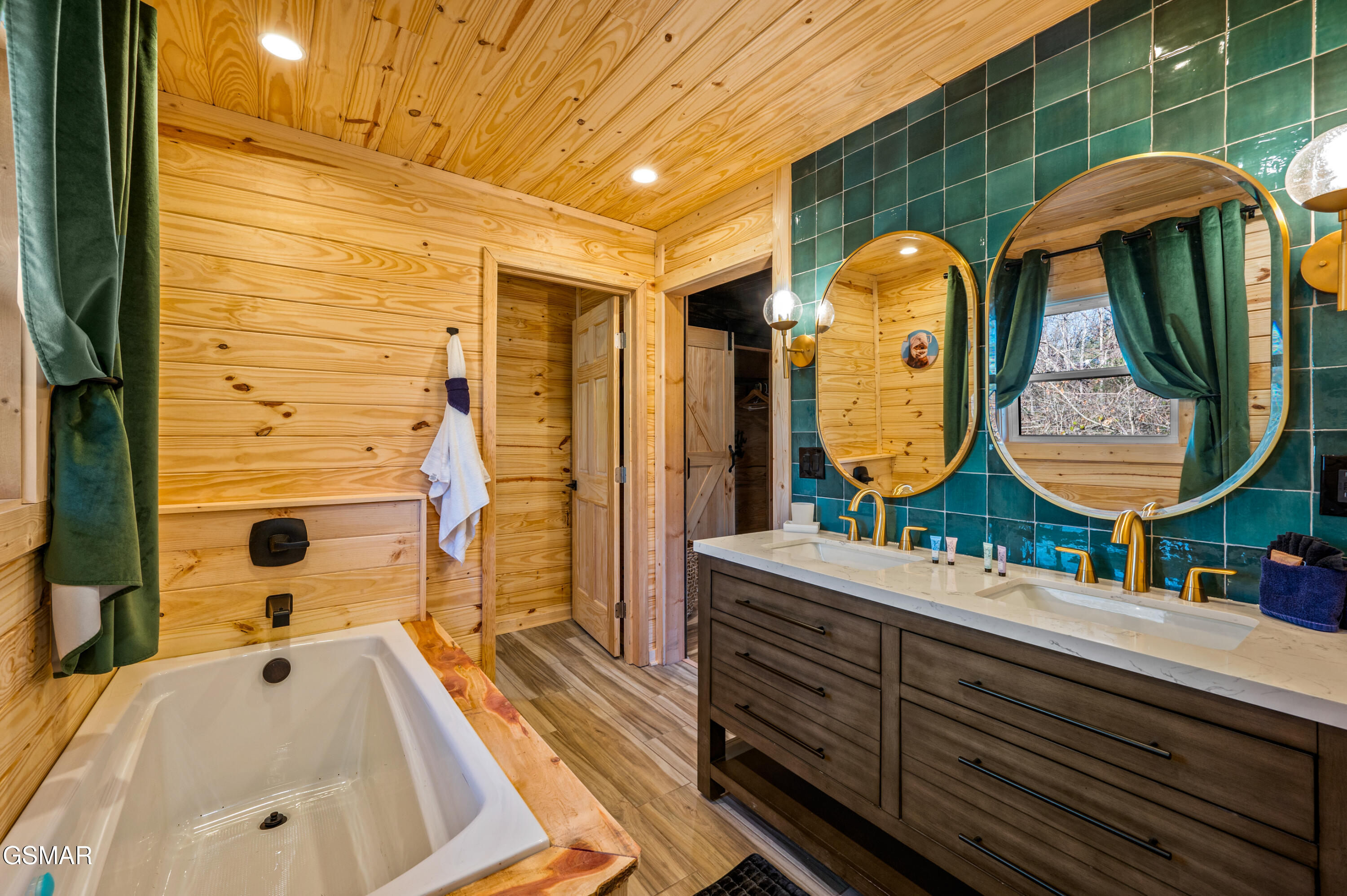 311 Indian Knob Circle Pigeon Forge TN 37863