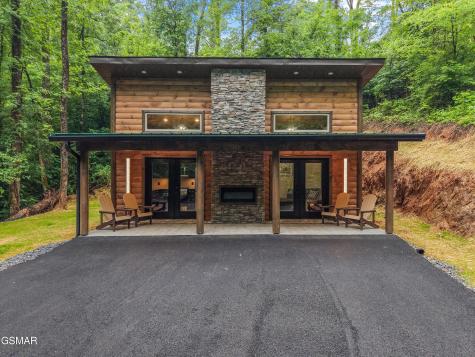 2036 Ridge Road Pigeon Forge TN 37863