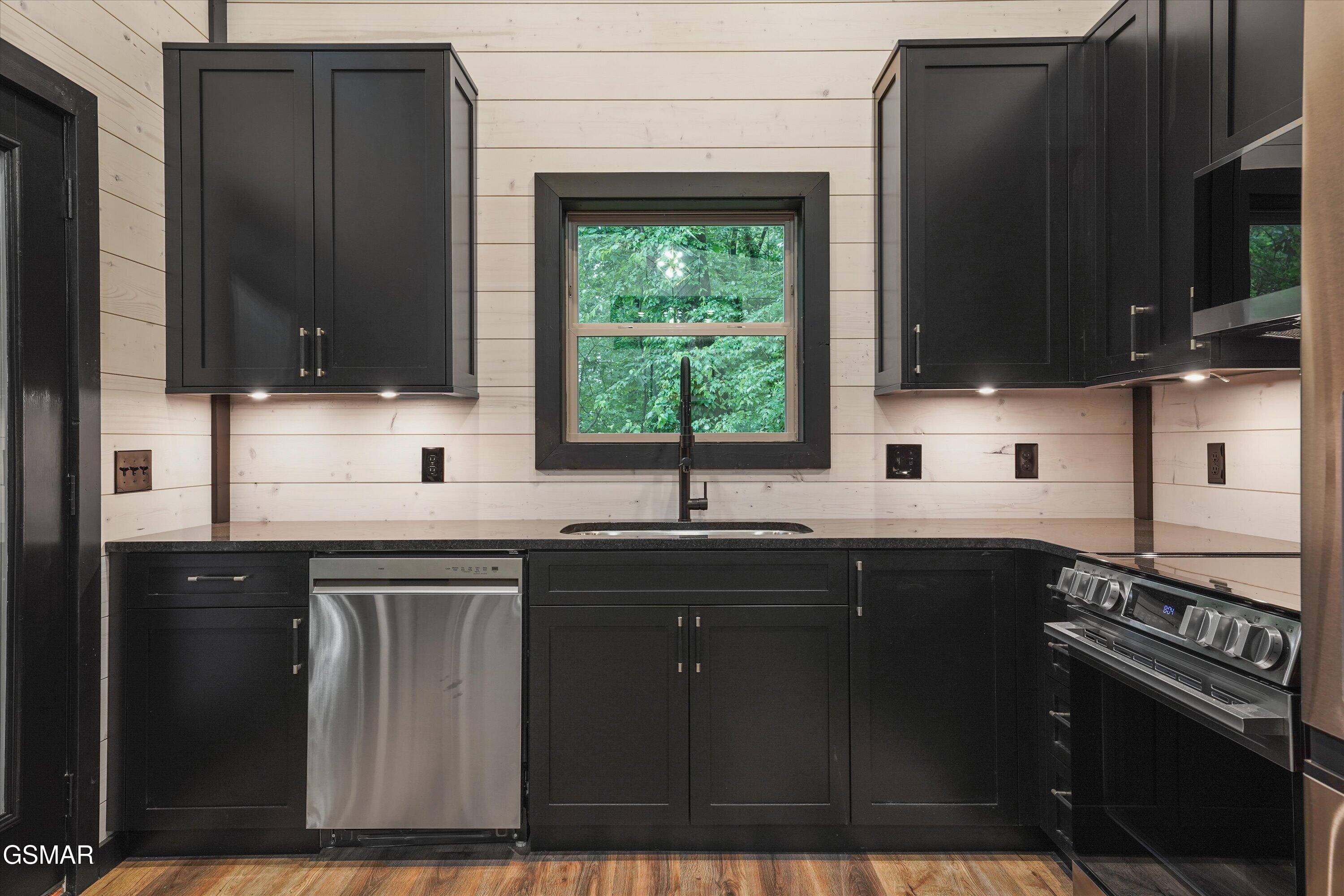 2036 Ridge Road Pigeon Forge TN 37863