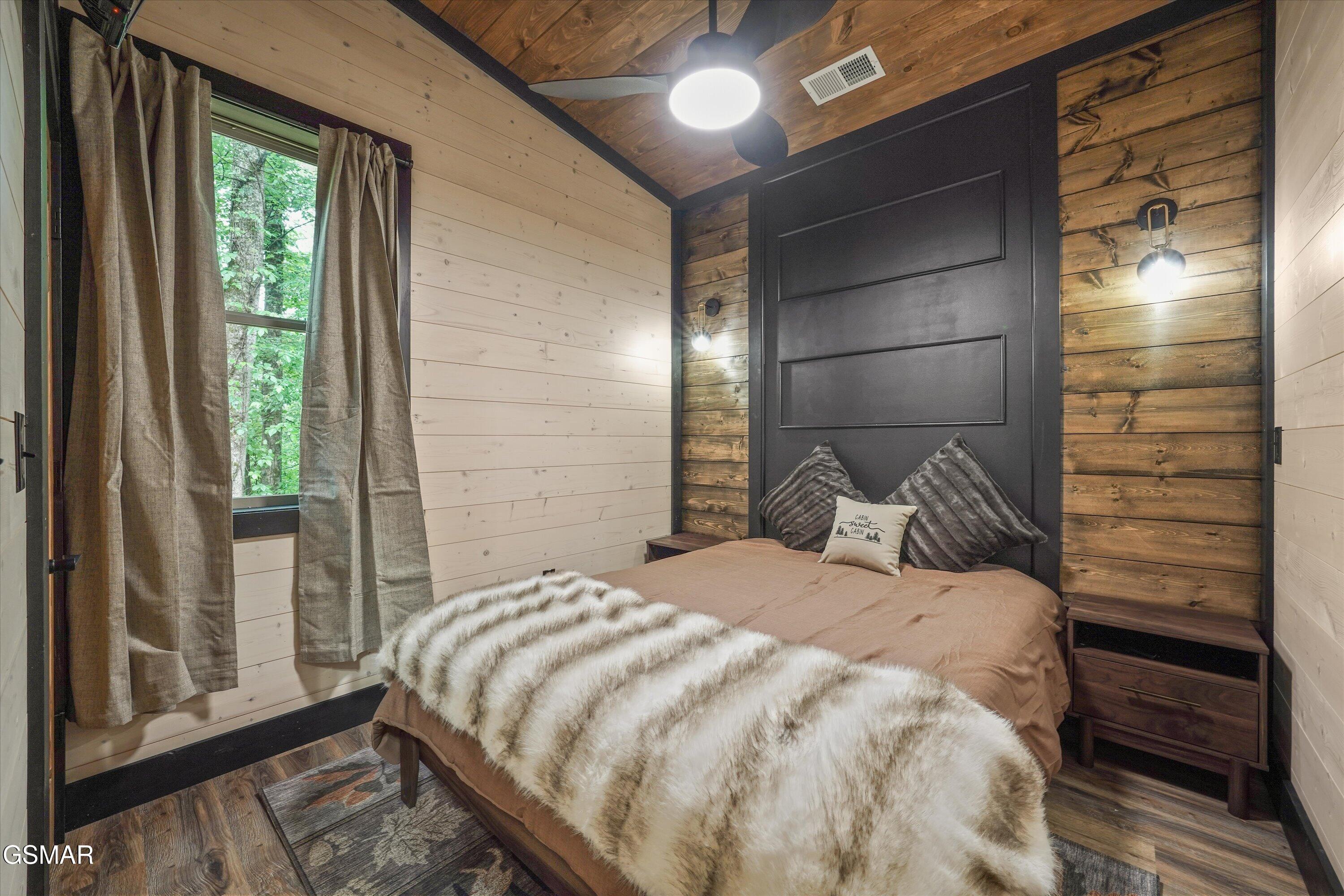 2036 Ridge Road Pigeon Forge TN 37863