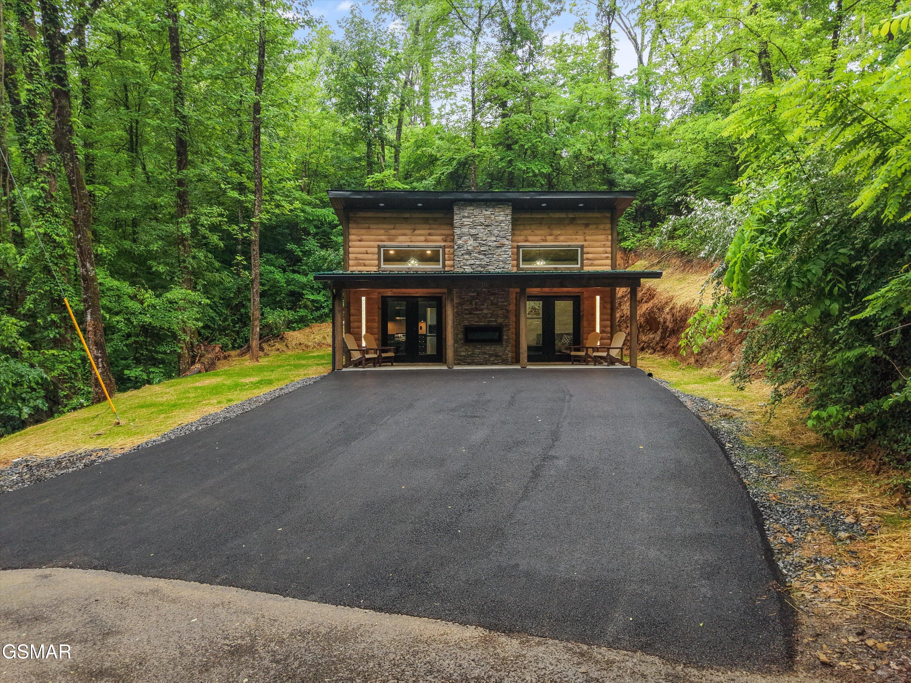 2036 Ridge Road Pigeon Forge TN 37863