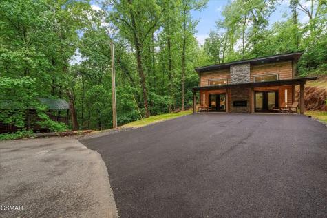 2036 Ridge Road Pigeon Forge TN 37863