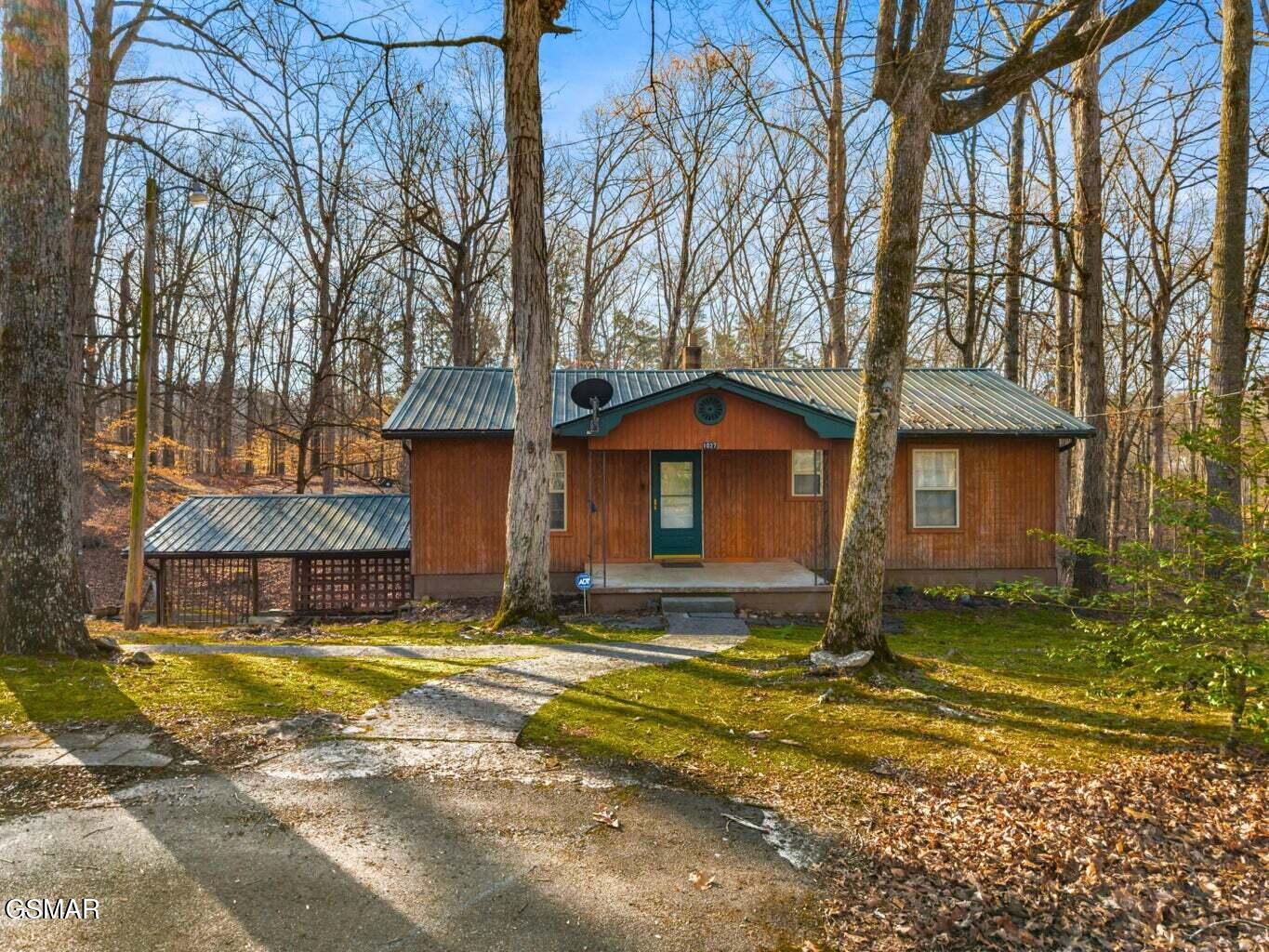 1027 Dean Circle Dandridge TN 37725