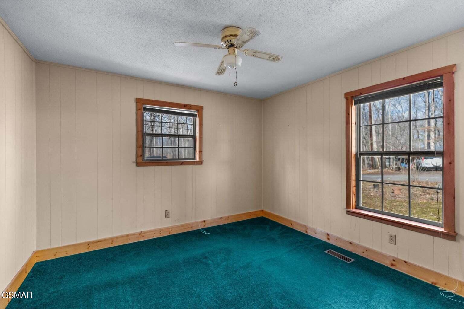 1027 Dean Circle Dandridge TN 37725