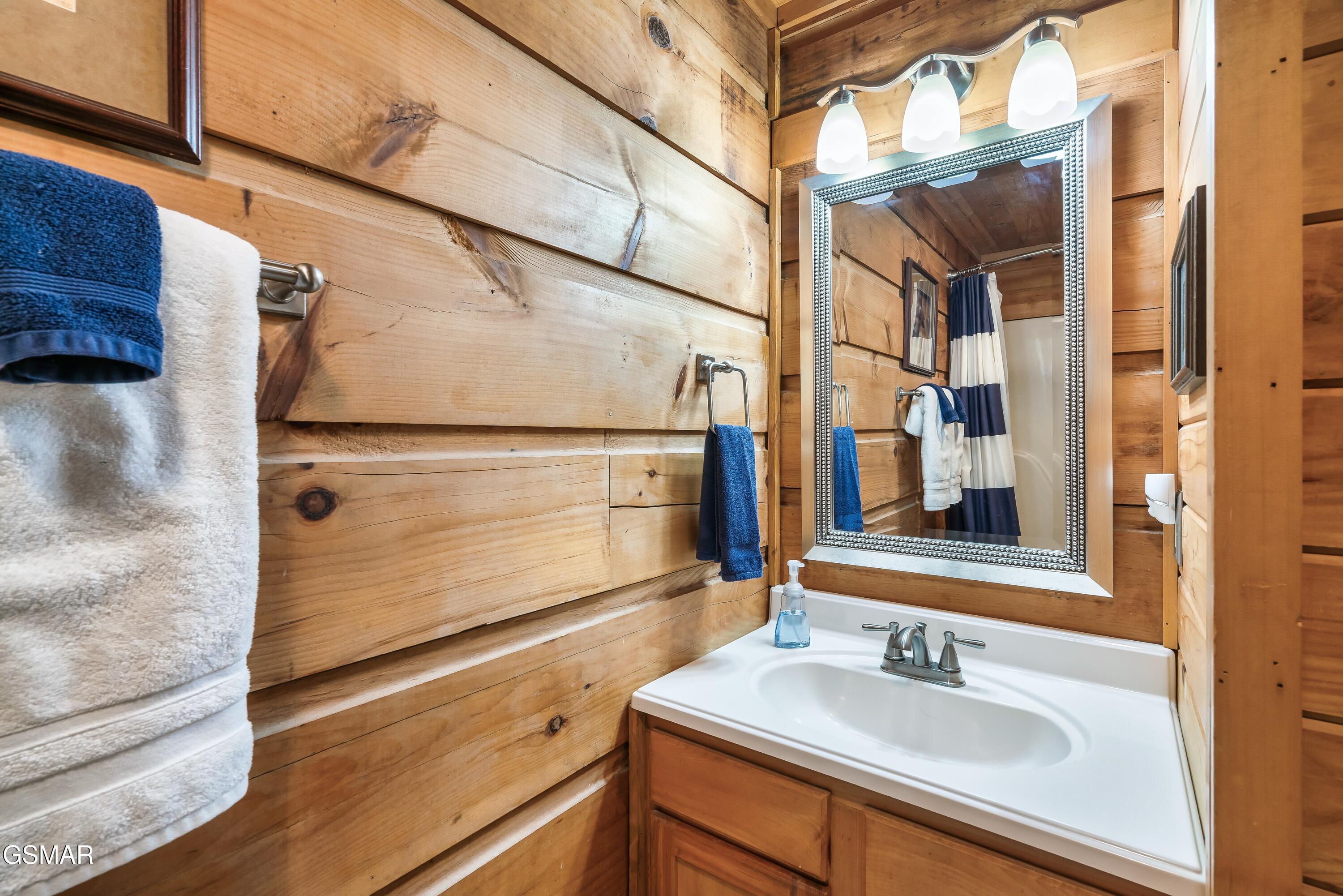 507 Hoot Owl Way Gatlinburg TN 37738