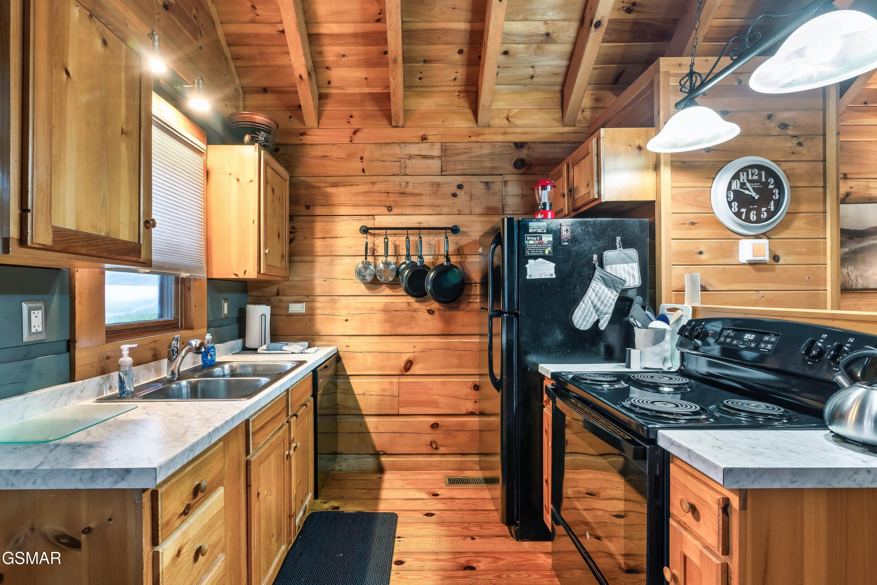 507 Hoot Owl Way Gatlinburg TN 37738