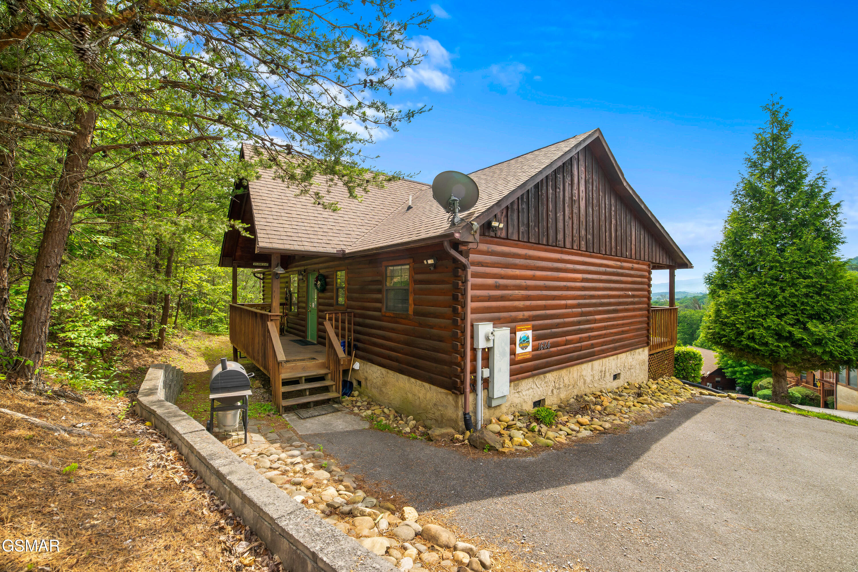 1624 Pinewood Way Sevierville TN 37862