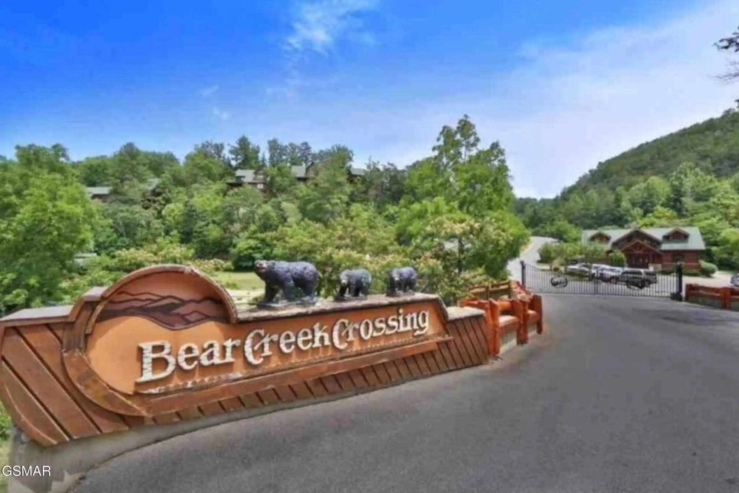 1932 Cougar Crossing Way Sevierville TN 37862