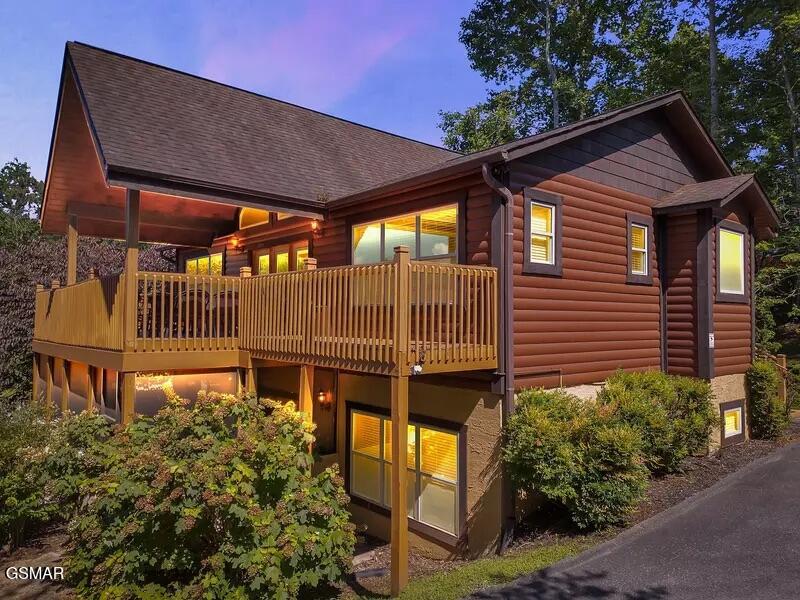 1715 Smoky Hills Drive Gatlinburg TN 37738