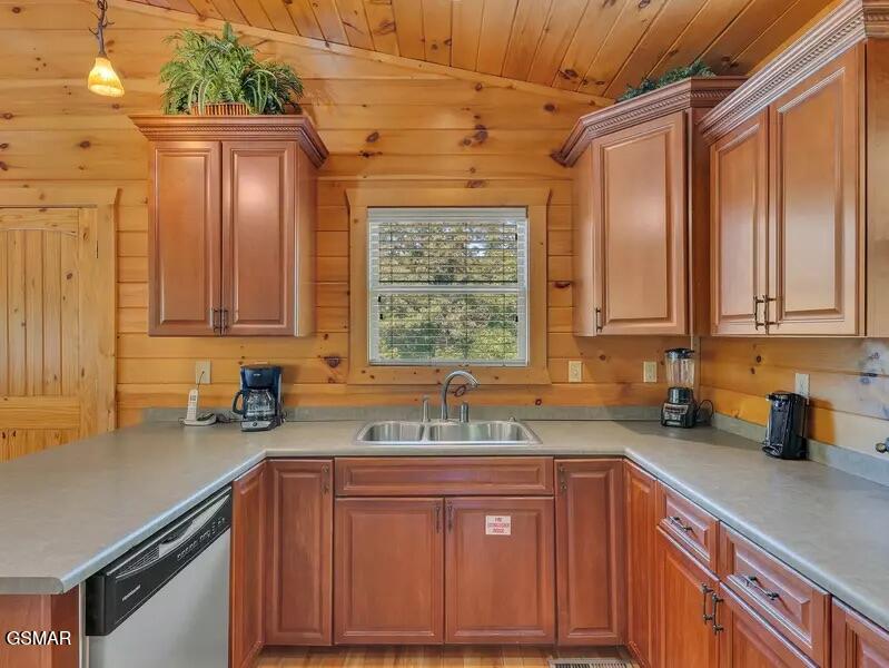 1715 Smoky Hills Drive Gatlinburg TN 37738