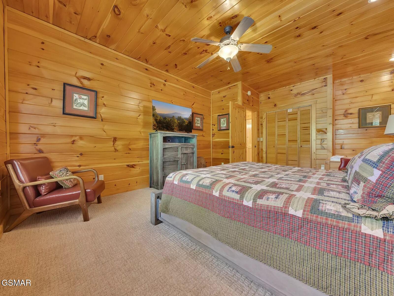 1715 Smoky Hills Drive Gatlinburg TN 37738