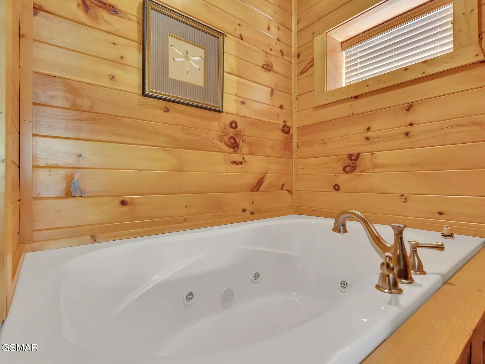 1715 Smoky Hills Drive Gatlinburg TN 37738