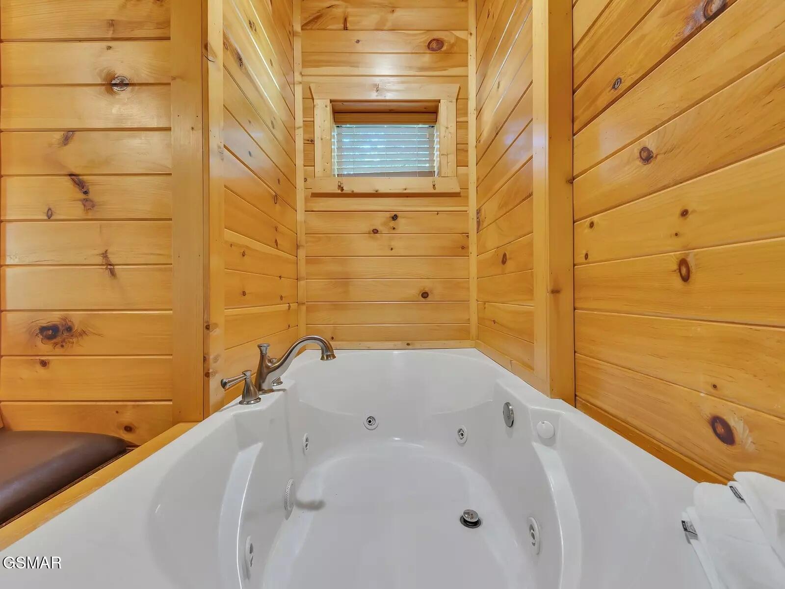 1715 Smoky Hills Drive Gatlinburg TN 37738