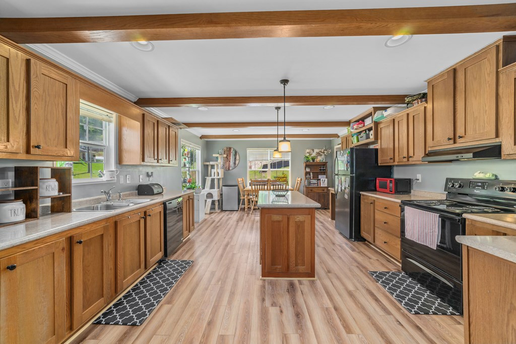1186 Case View Road Dandridge TN 37725