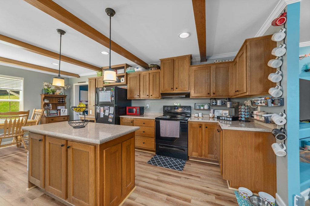 1186 Case View Road Dandridge TN 37725