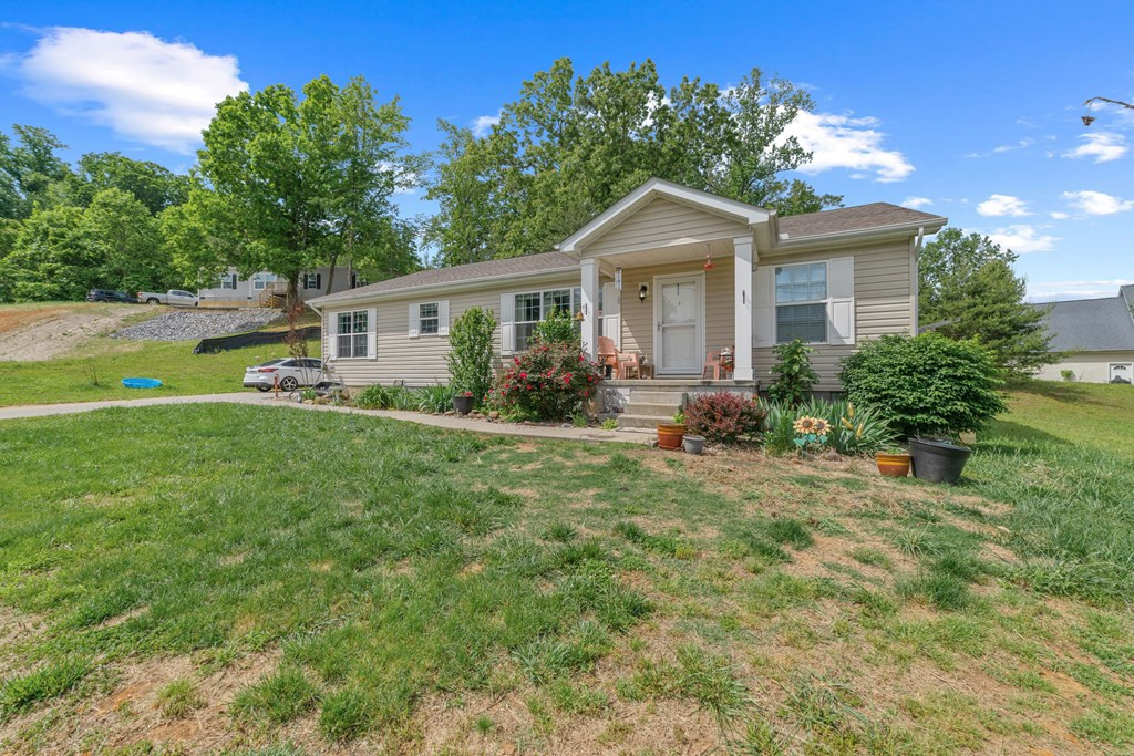 1186 Case View Road Dandridge TN 37725