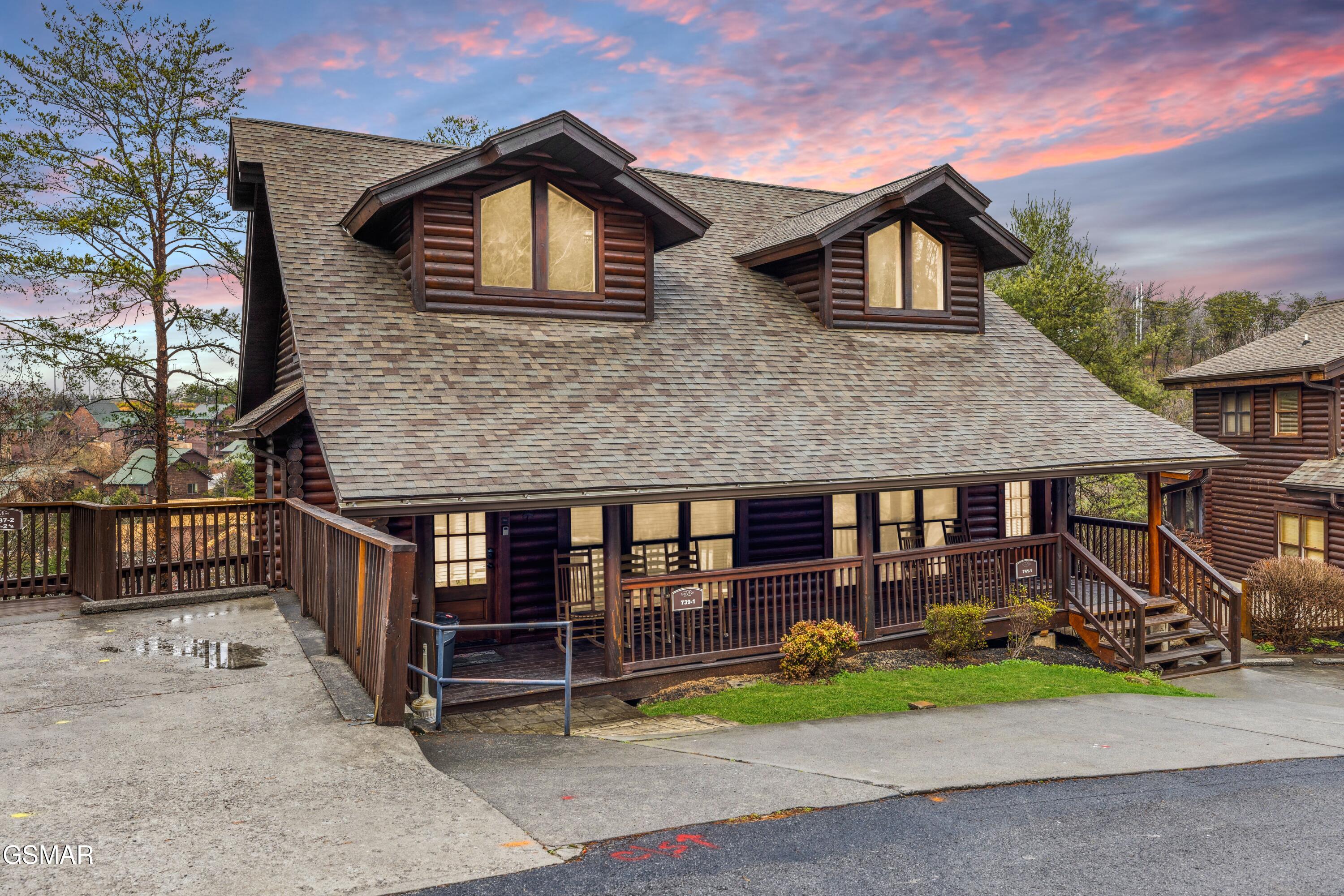 739 Golf View Boulevard Pigeon Forge TN 37863